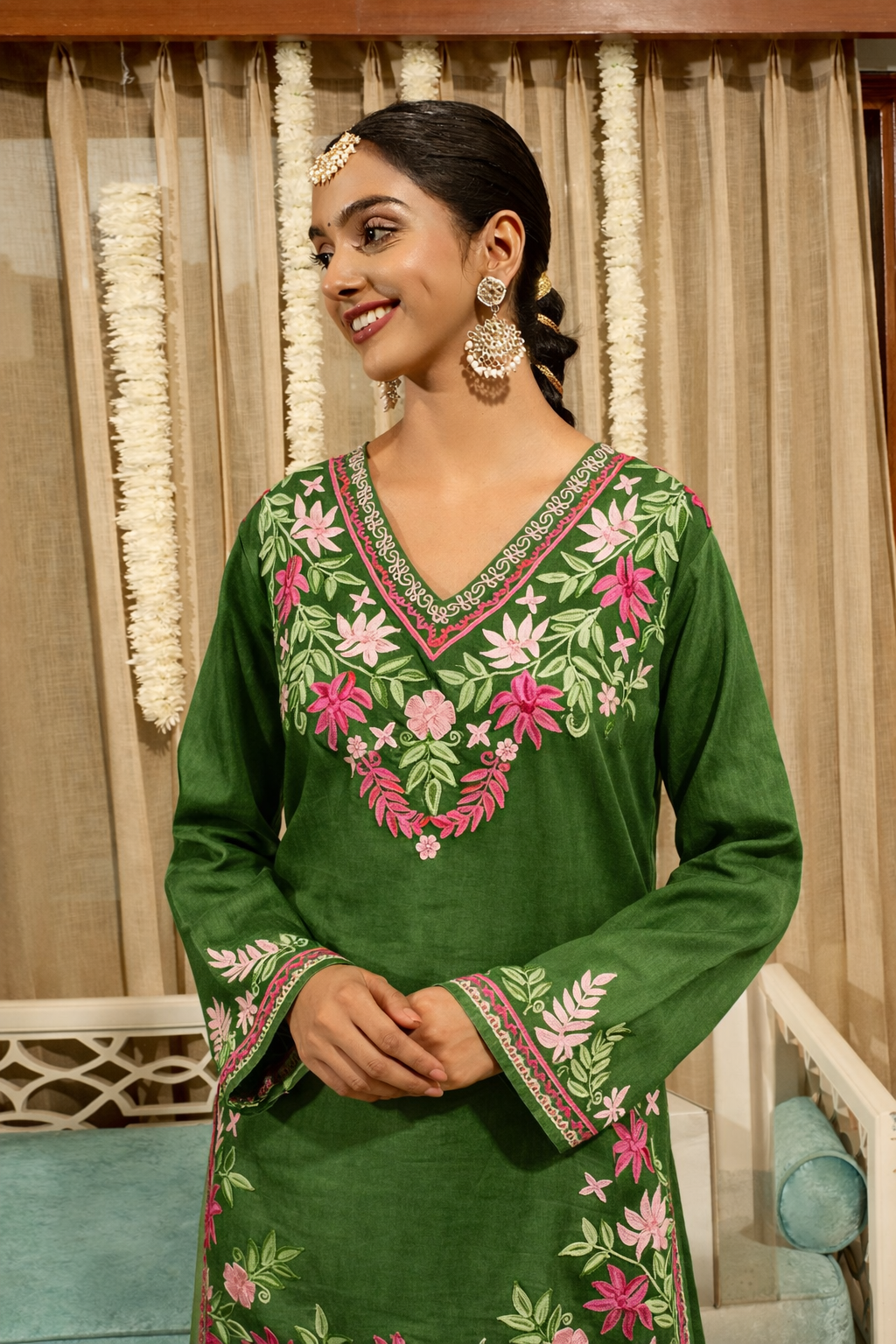 Kashmiri Aari Embroidered Kurta Set with Straight Pants - Green