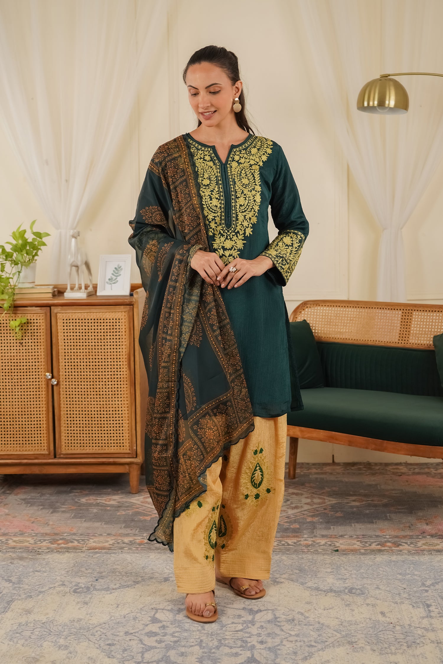 Zaari work in Chinnon Chiffon Embroidered Kurta Set - Green