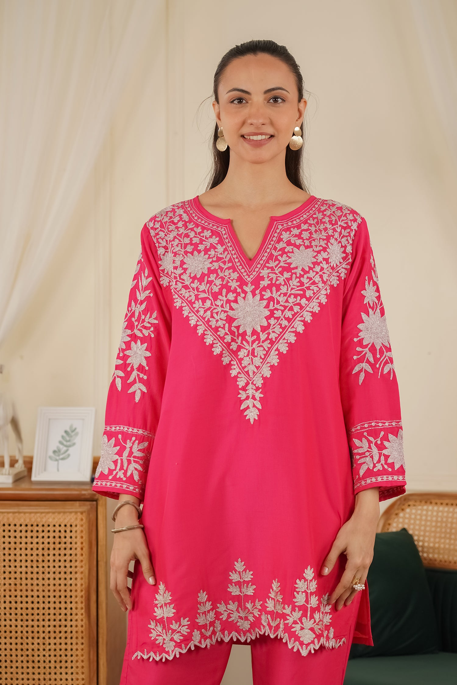Kashmiri  Aari Embroidered Kurta Set in Muslin Silk - Rani Pink