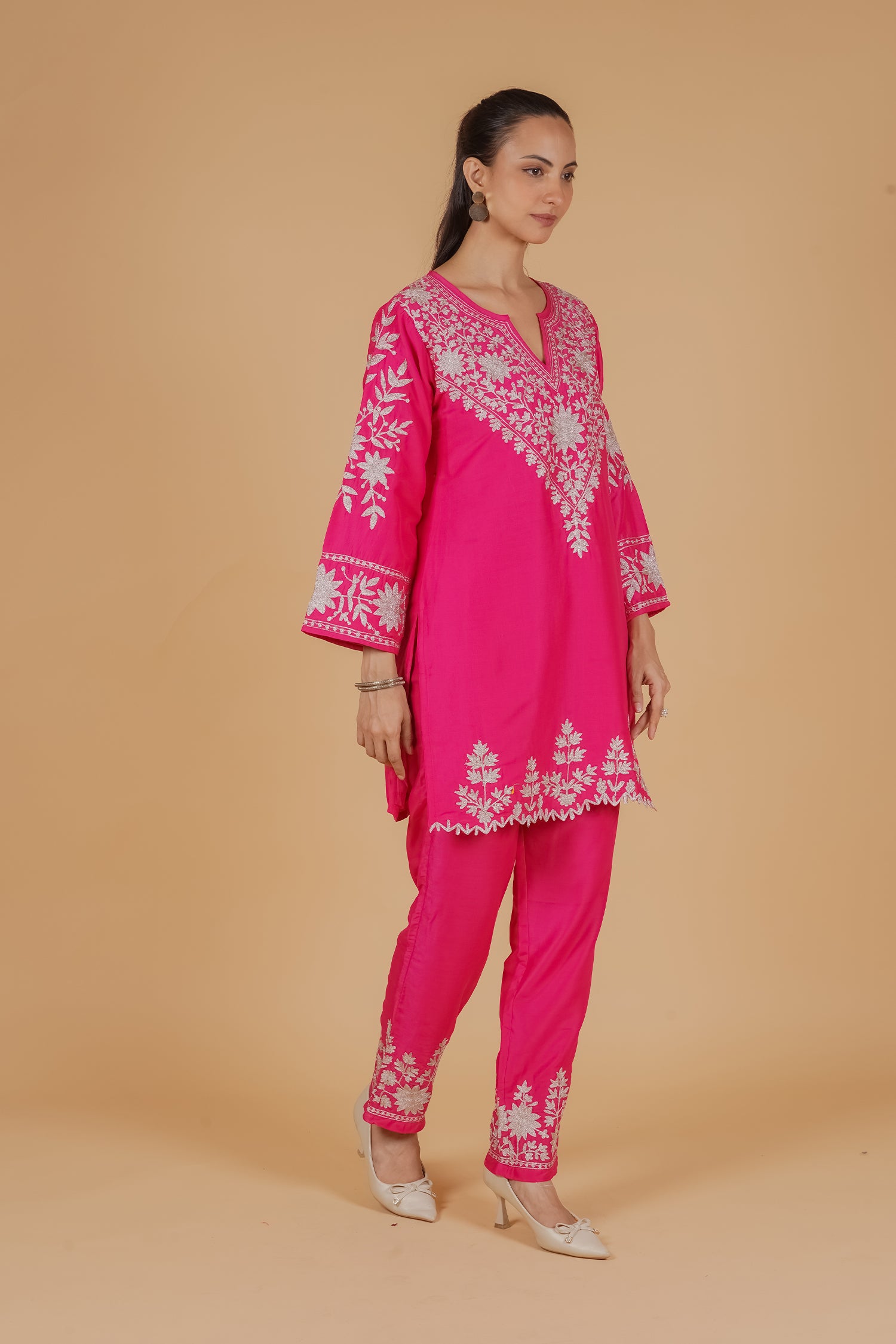 Kashmiri  Aari Embroidered Kurta Set in Muslin Silk - Rani Pink