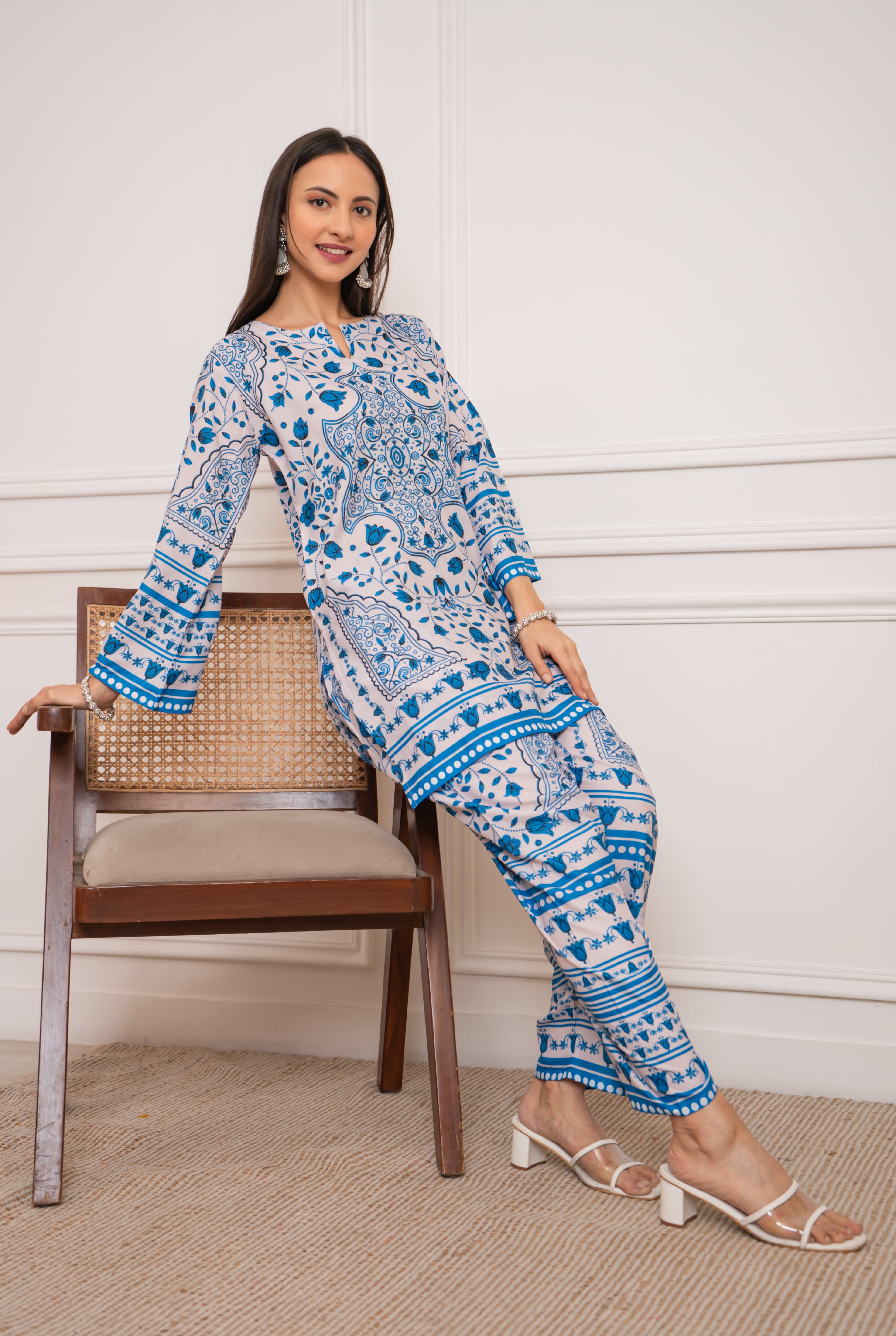 Printkari Poly Muslin Co-ord set in White & Blue