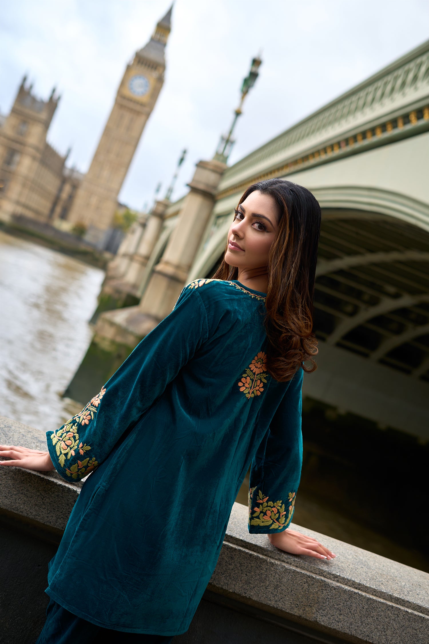 Velvet Chikankari Kurta Set – Tourquise Blue