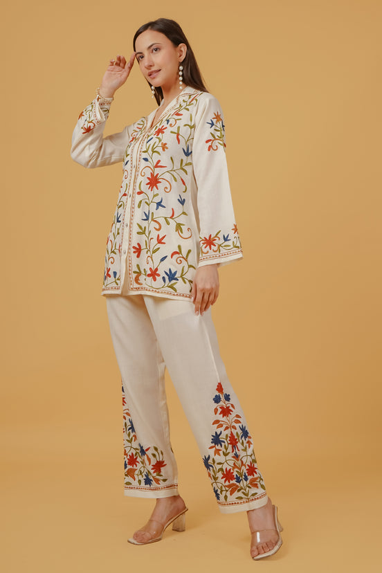 Ishita sandhu in Cotton Kashmiri Aari Embroidered Kurta Set - Ivory