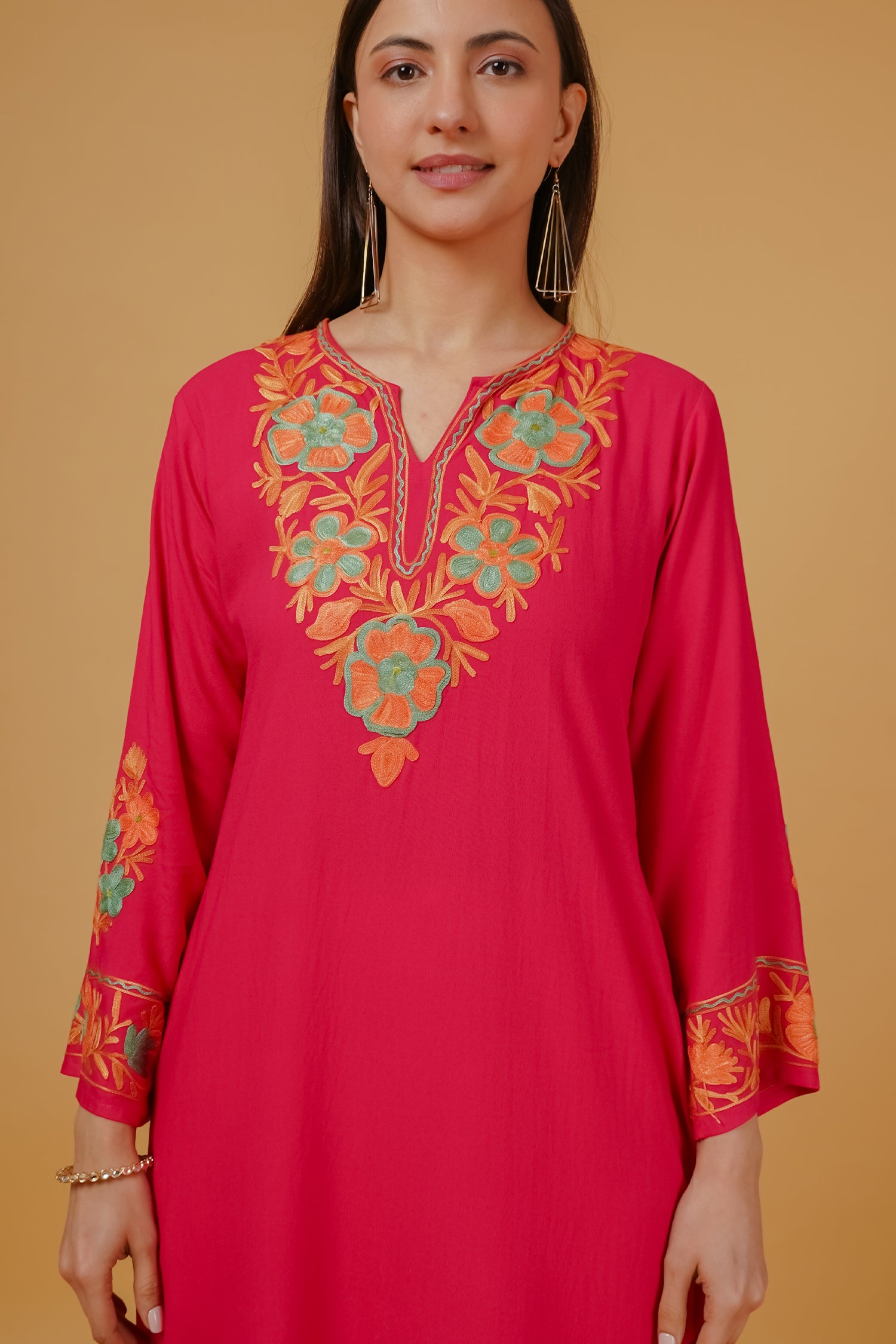 Sonali singh in Kashmiri Aari Embroidered Long Kurta in Rayon - Pink