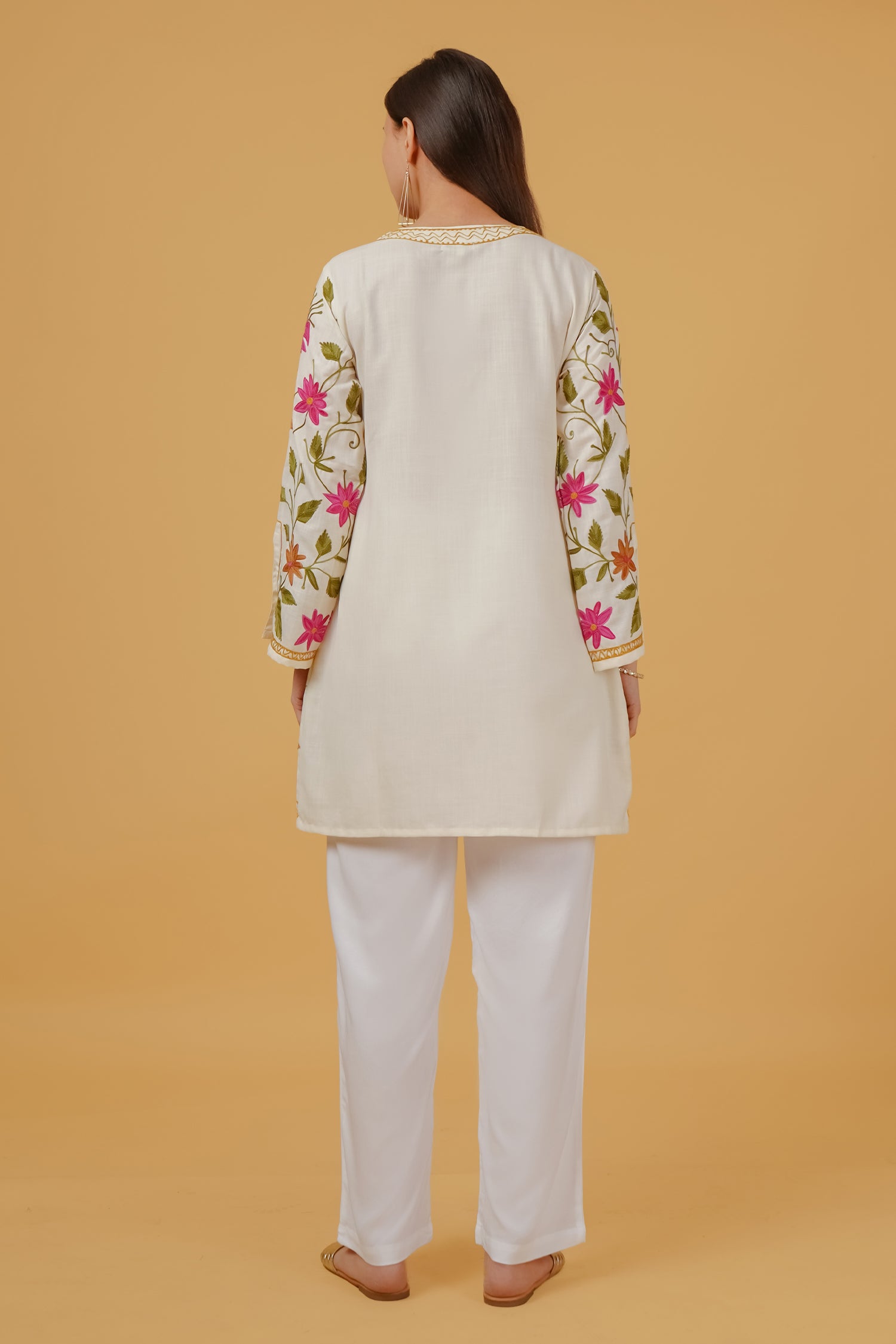 Khushbu in Cotton Kashmiri Aari Embroidered Jacket – Off White