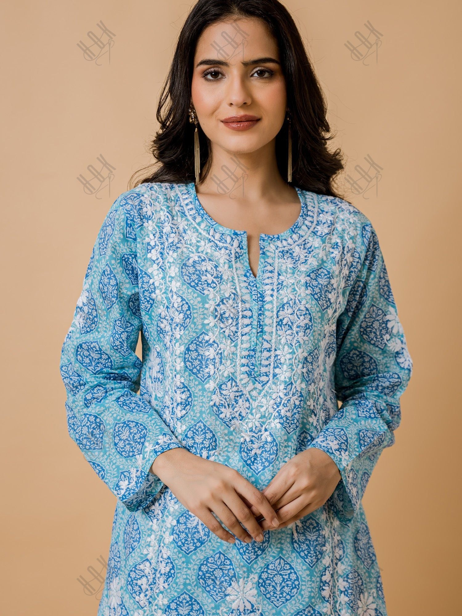 Fizaa Chikankari Kurta in Mul cotton in Blue Print