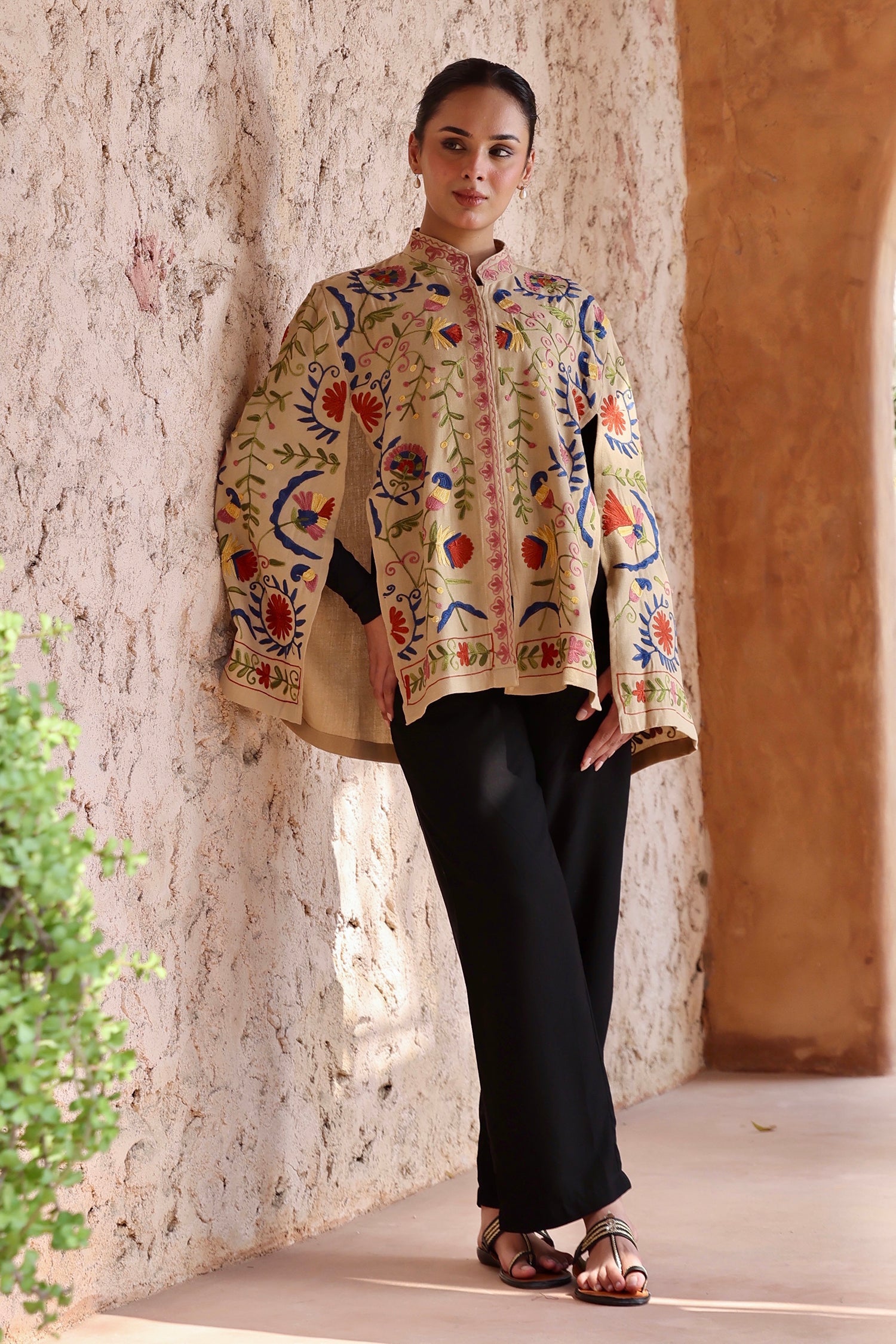 Woolen Kashmiri Aari Cape – Beige Multi-Colour