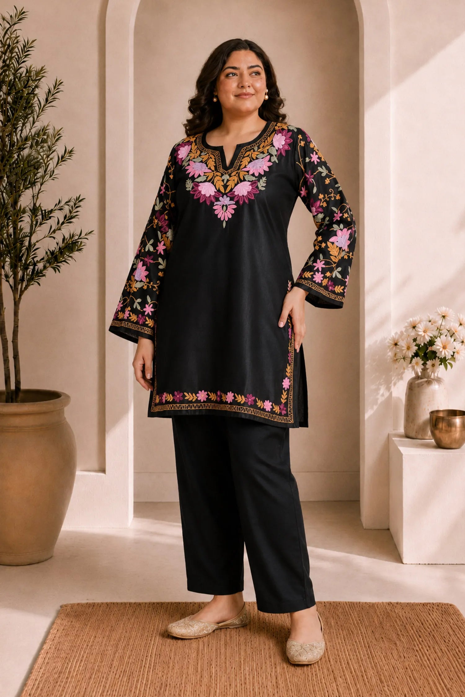Plus Size - Falak Kashmiri Short Kurta - Black