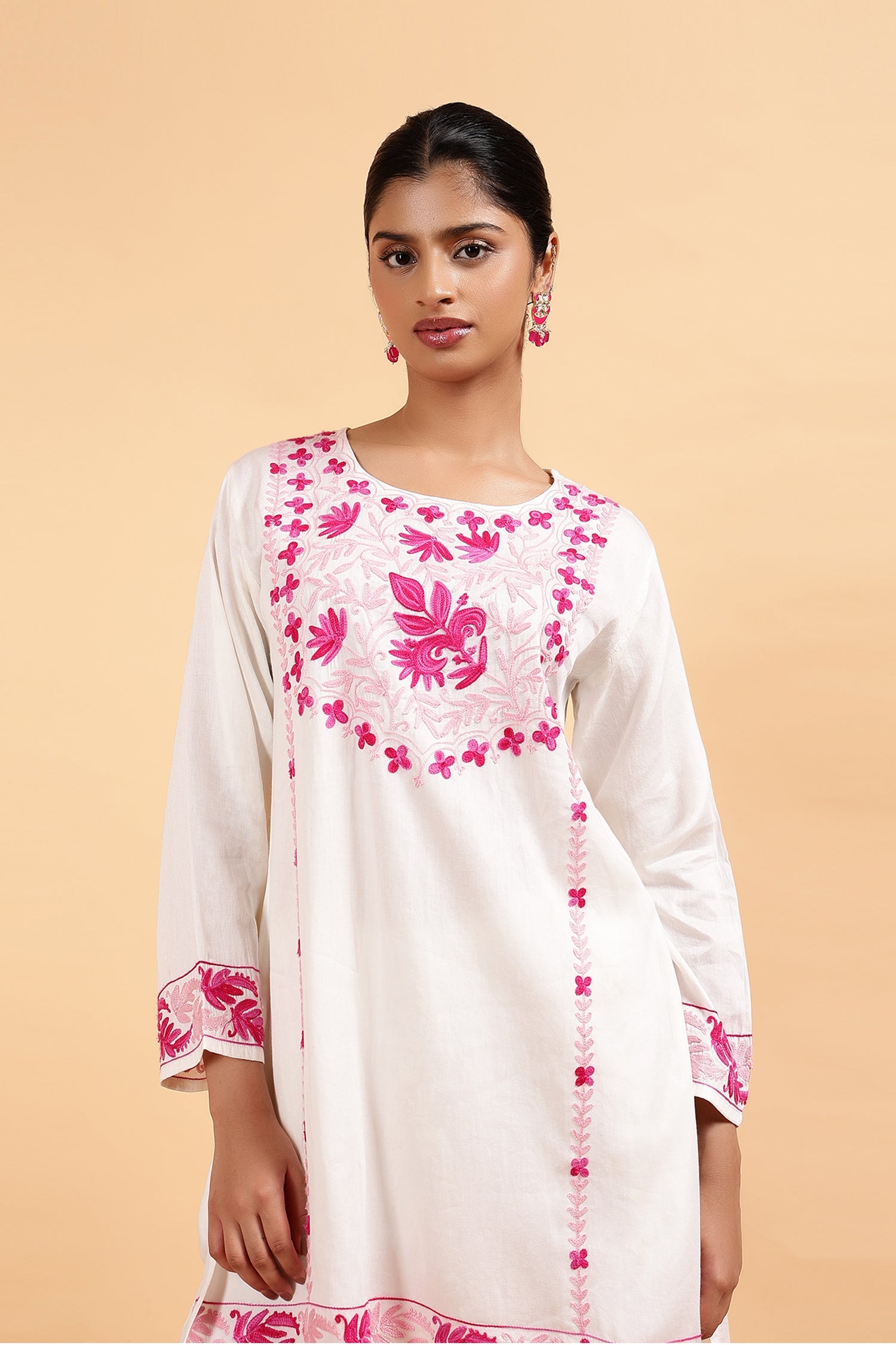 Kashmiri Aari Embroidered Kurta Set - White & Pink