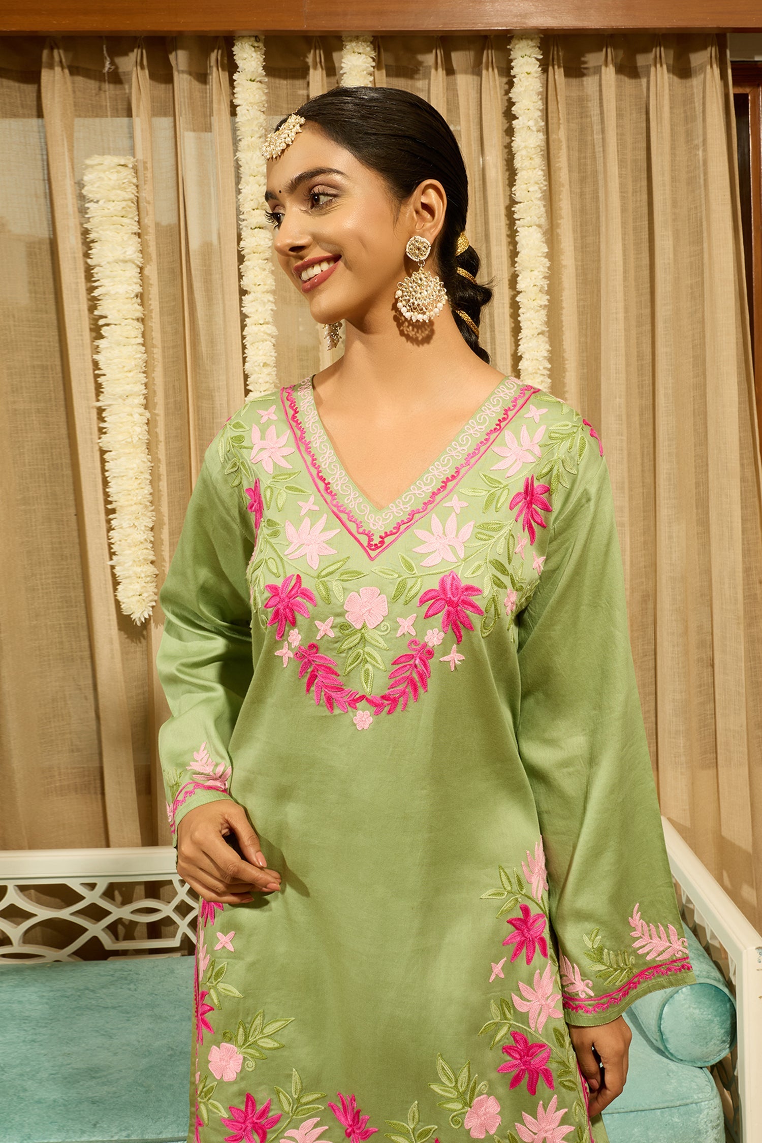 Kashmiri Aari Embroidered Kurta Set with Straight Pants - Green