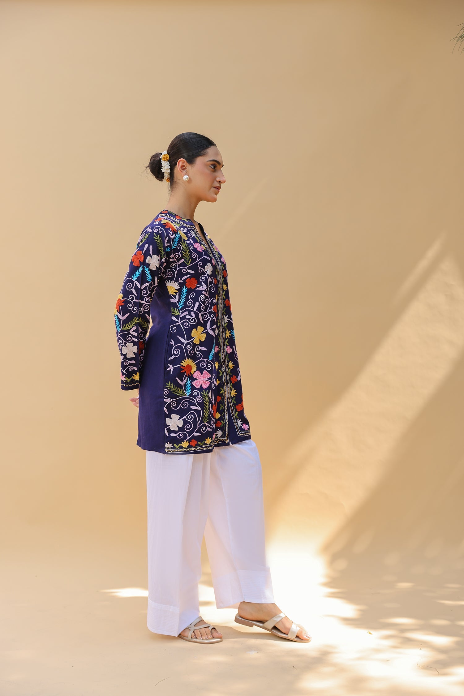 Woolen Kashmiri Aari Jacket – Royal Blue