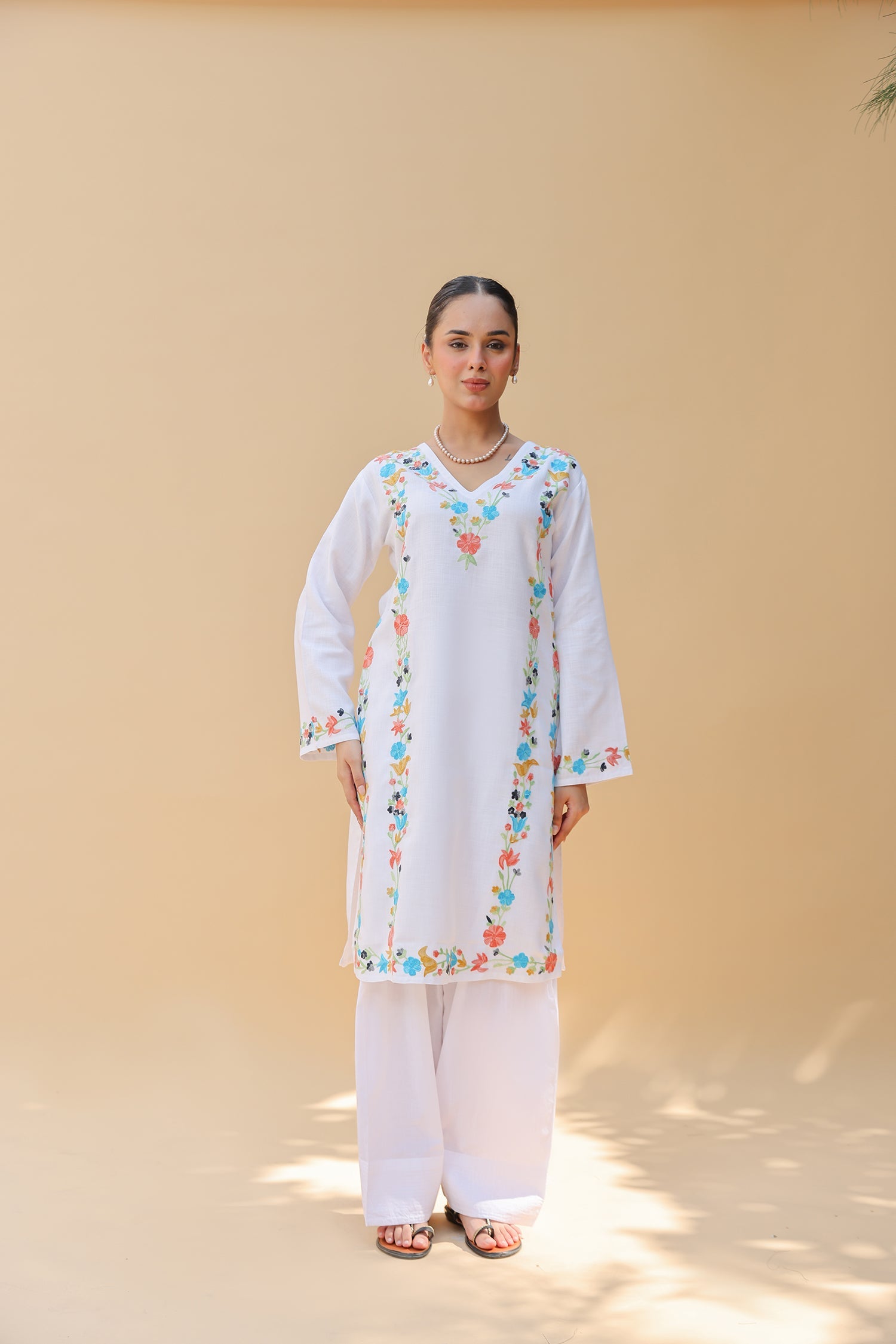 Woolen Kashmiri Aari Kurta – White