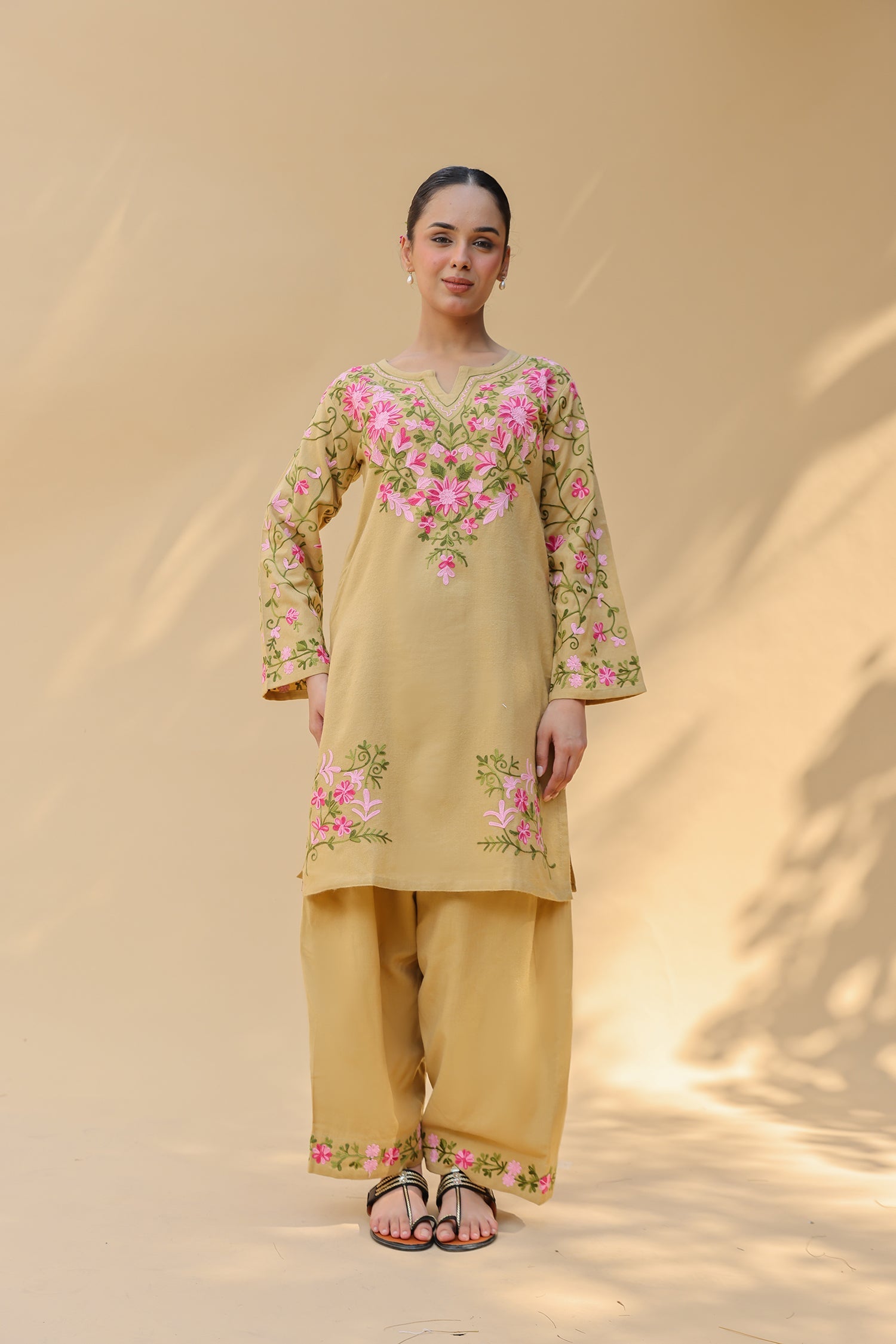 Woolen Kashmiri Aari Kurta Set – Beige with Farsi Bottoms
