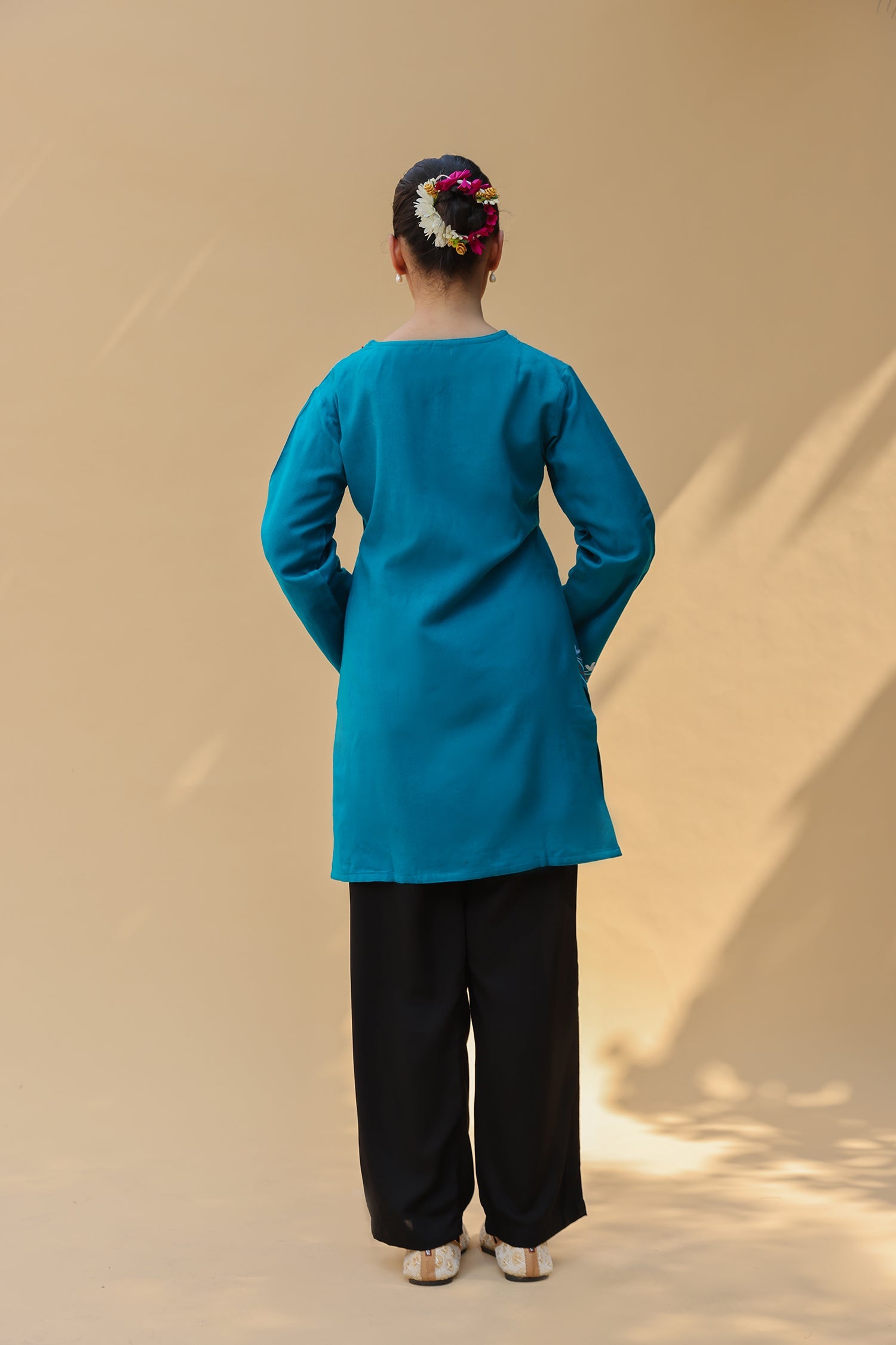 Woolen Kashmiri Aari Short Kurta – Teal Blue