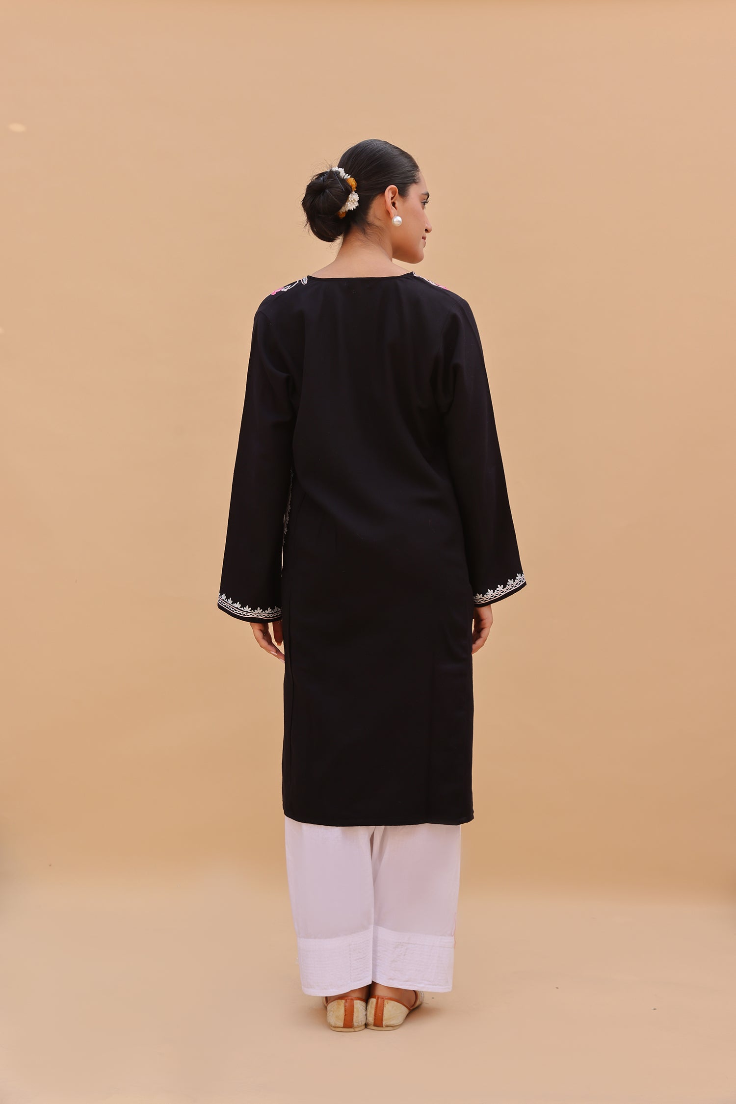 Woolen Phiran in Kashmiri Aari Embroidery - Black