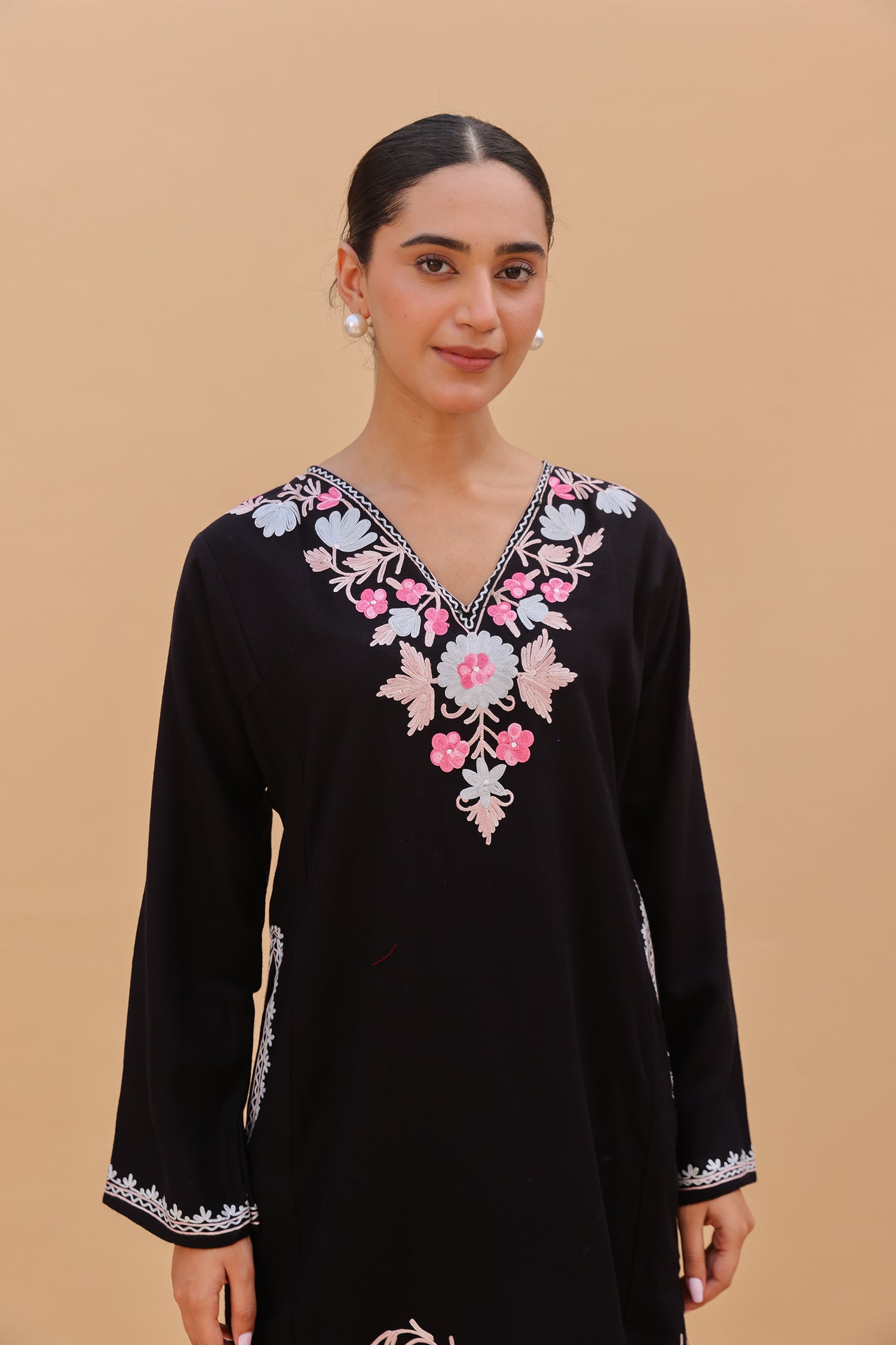 Woolen Phiran in Kashmiri Aari Embroidery - Black