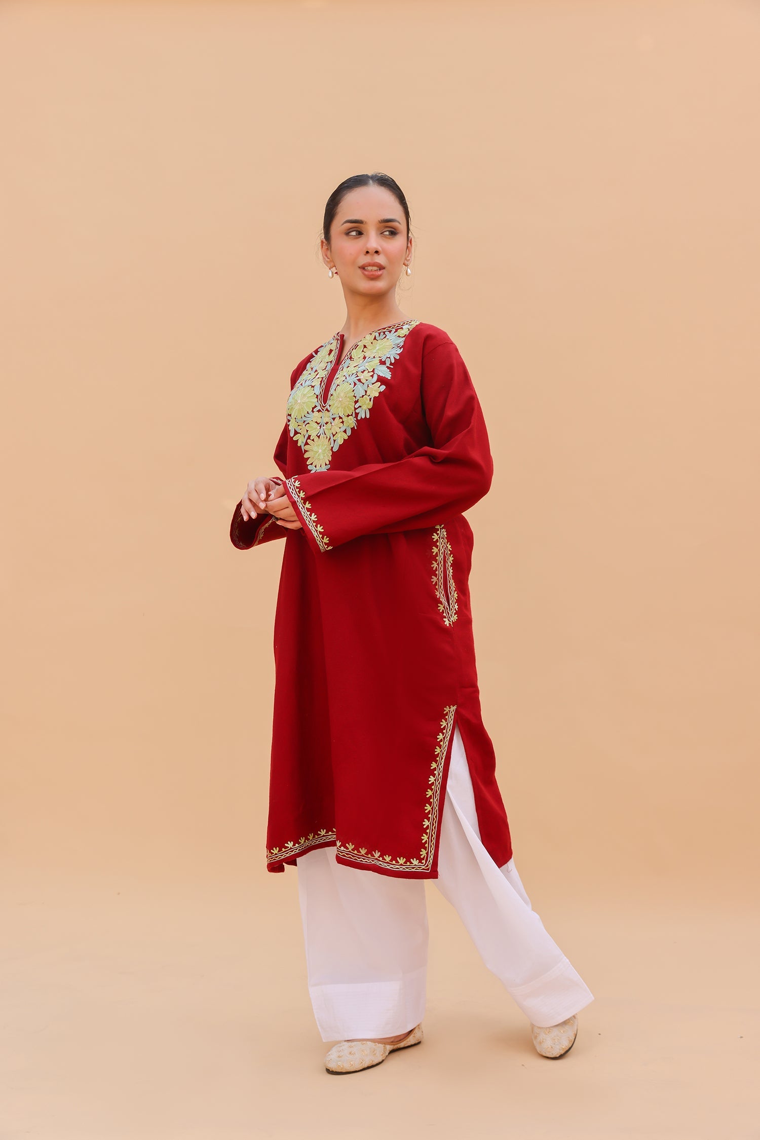 Woolen Phiran in Kashmiri Aari Embroidery - Maroon