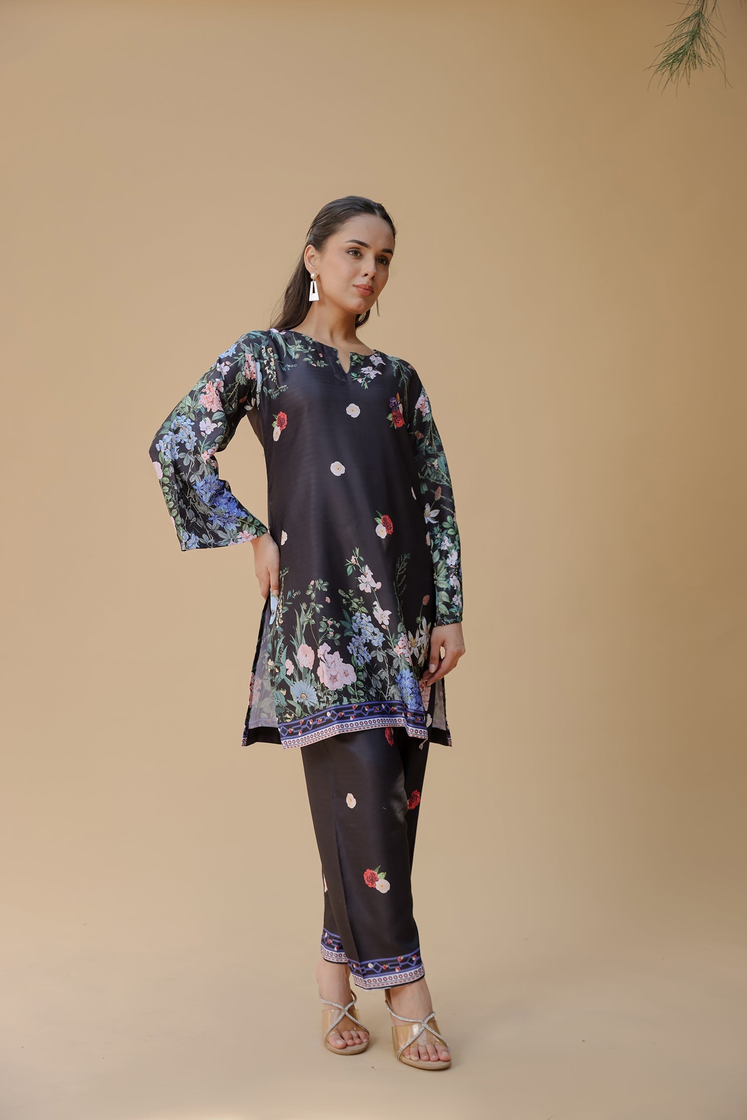 Pashmina Printkari Coord Set with Straight Bottoms – Black Floral