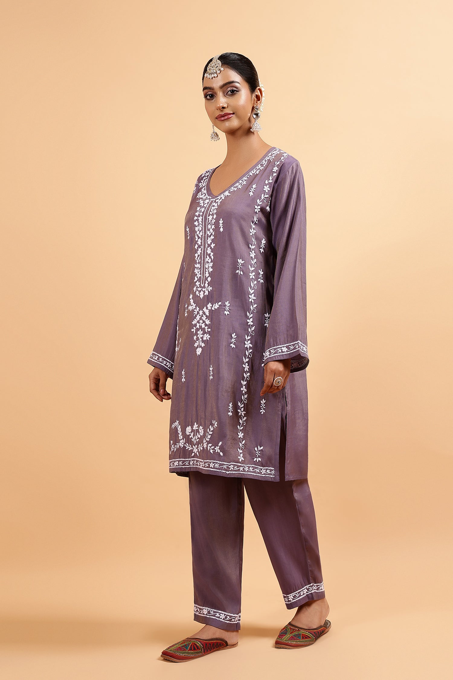 Chikankari Kurta Set in Viscose – Lilac