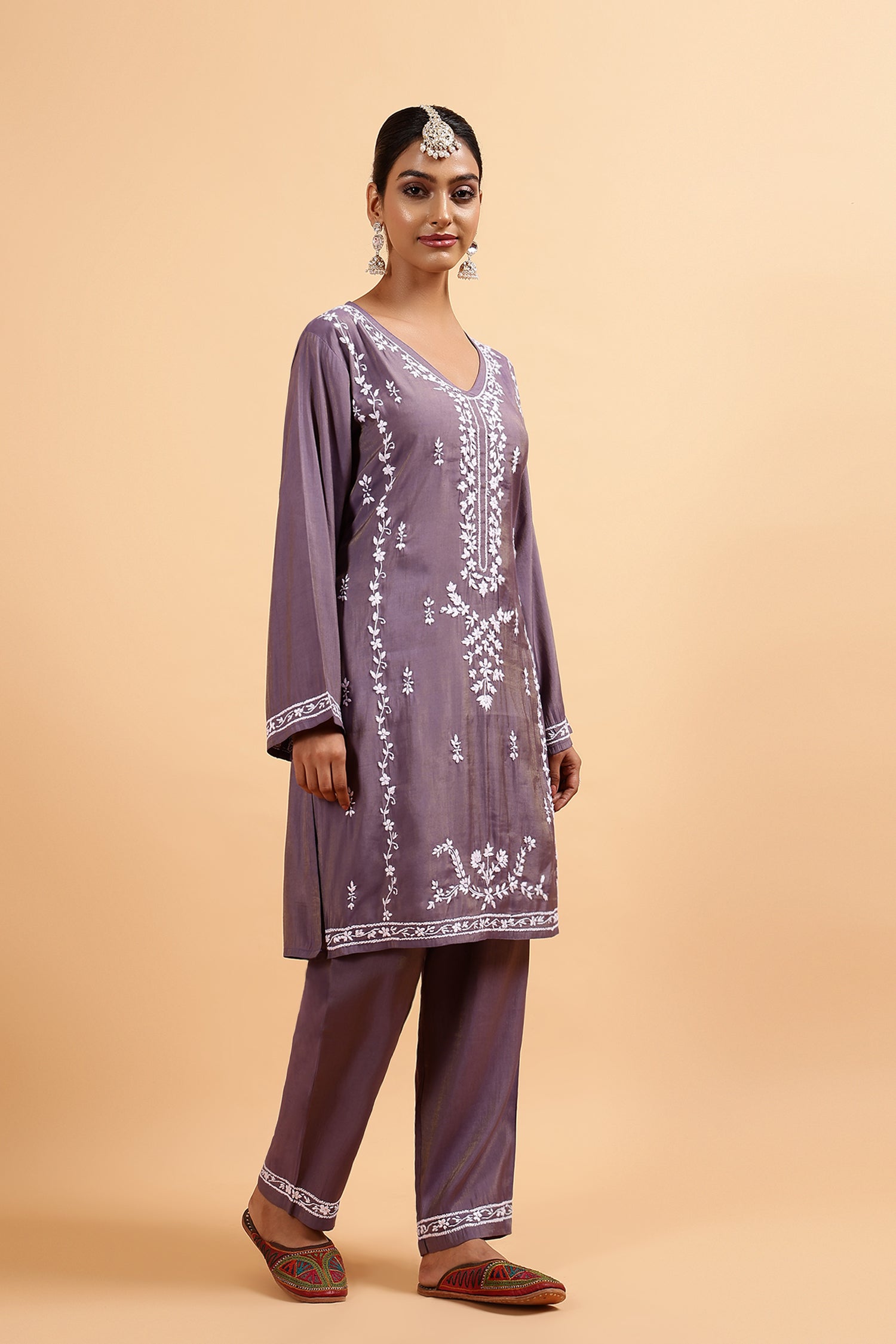 Chikankari Kurta Set in Viscose – Lilac