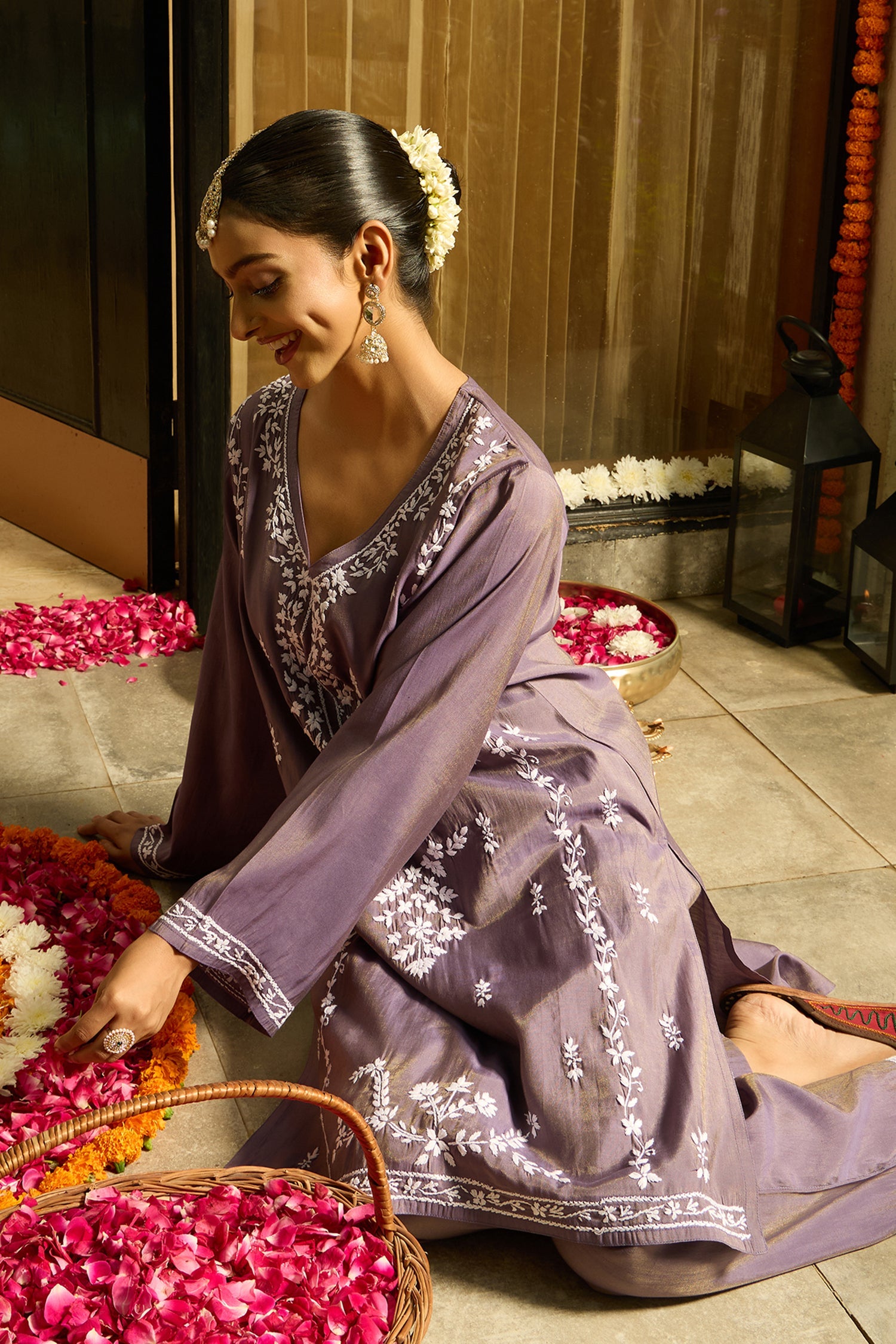 Chikankari Kurta Set in Viscose – Lilac