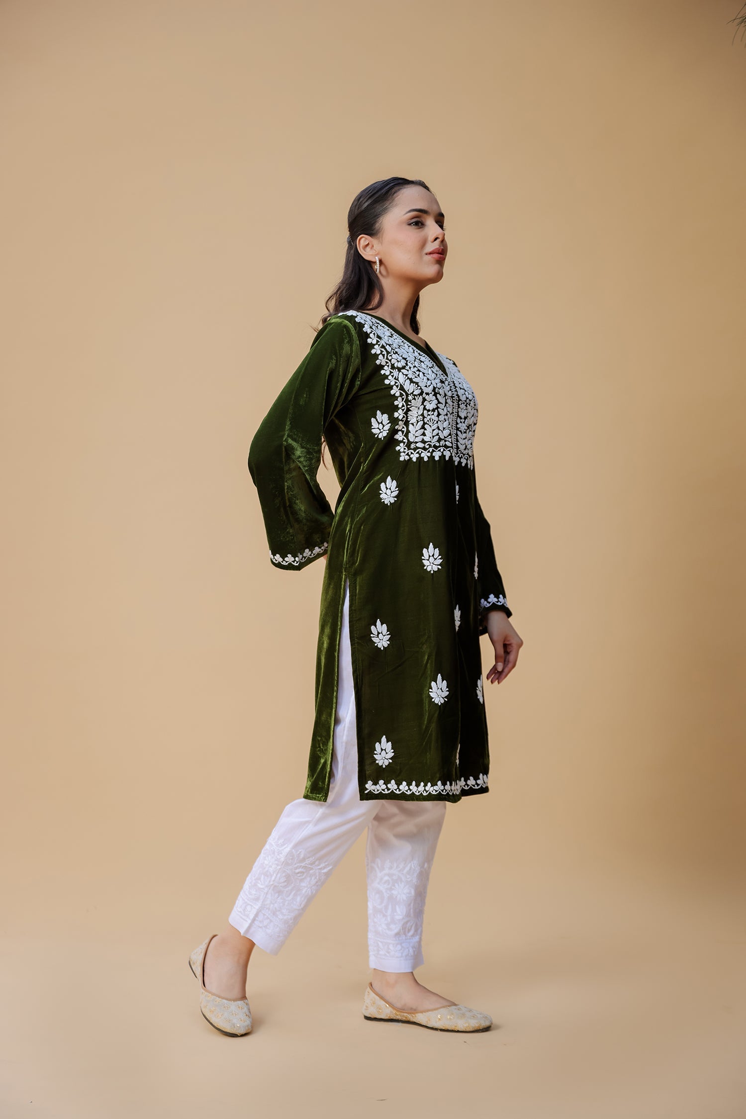 Velvet Chikankari Kurta – Bottle Green