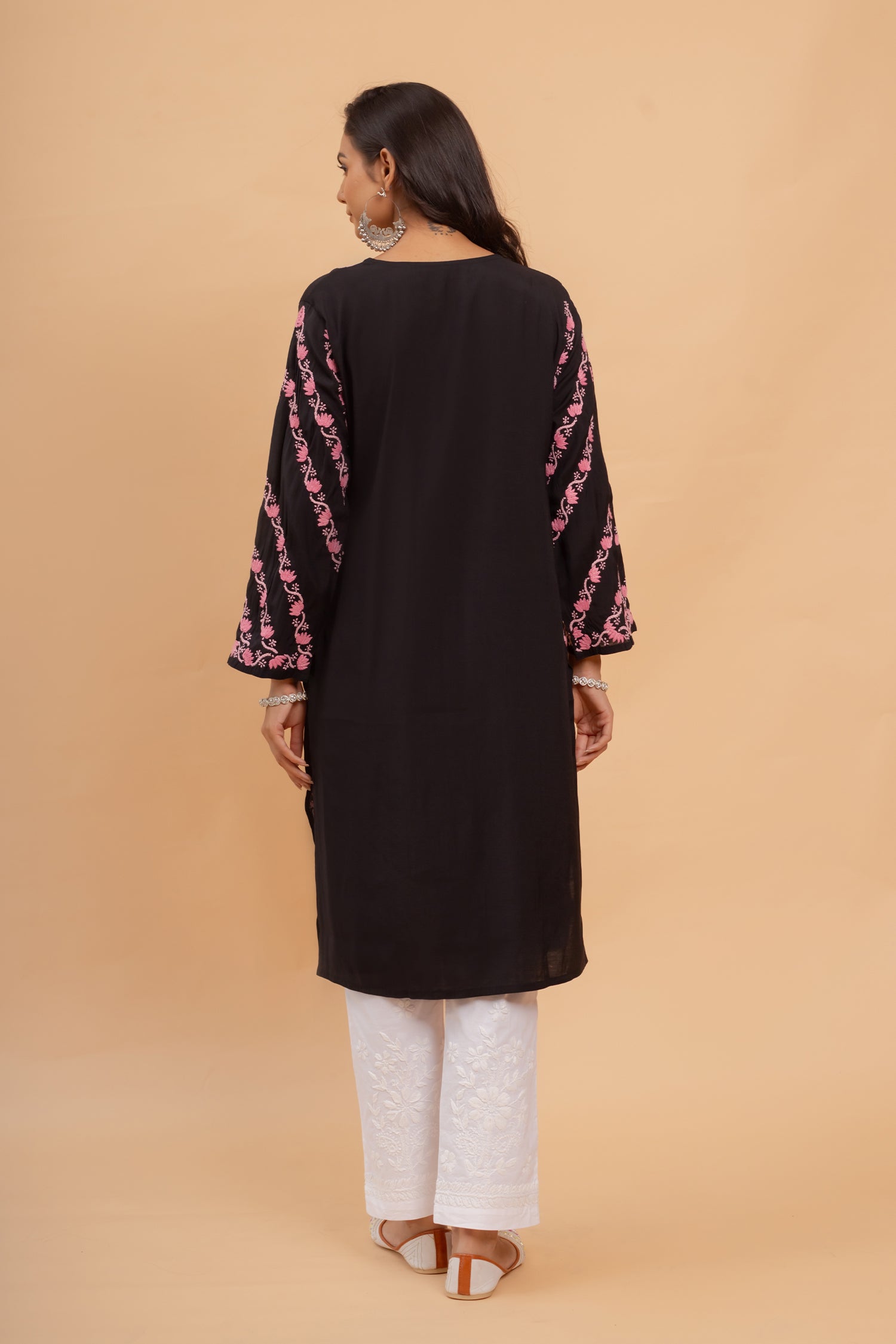 Saba Chikankari Long Kurta In Muslin - Black