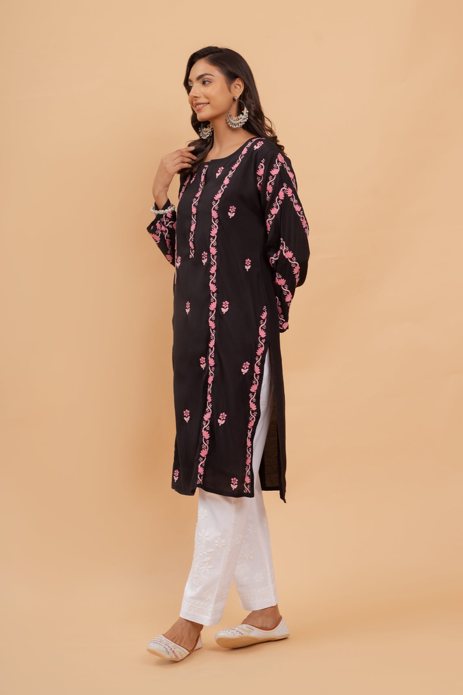 Saba Chikankari Long Kurta In Muslin - Black