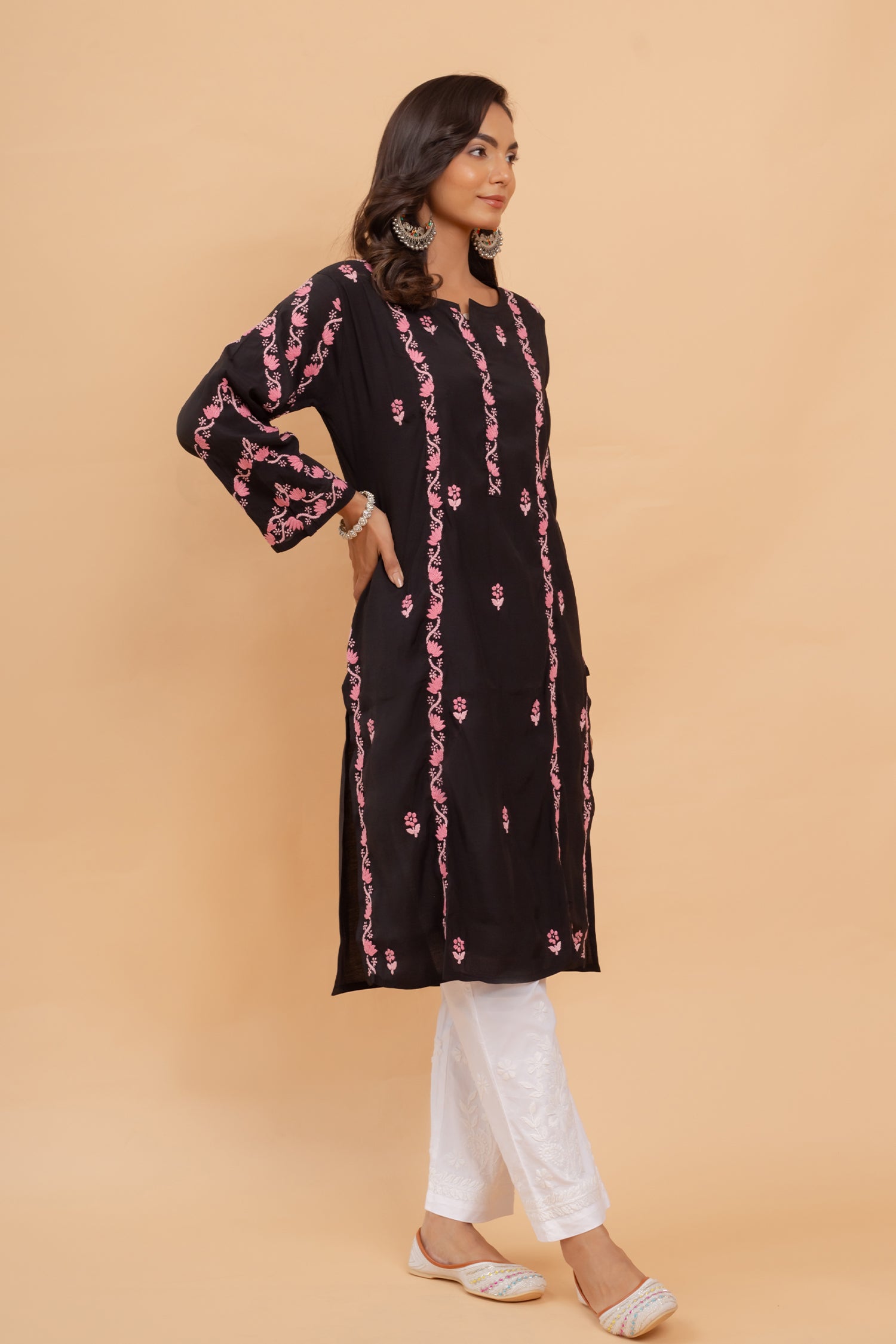 Saba Chikankari Long Kurta In Muslin - Black