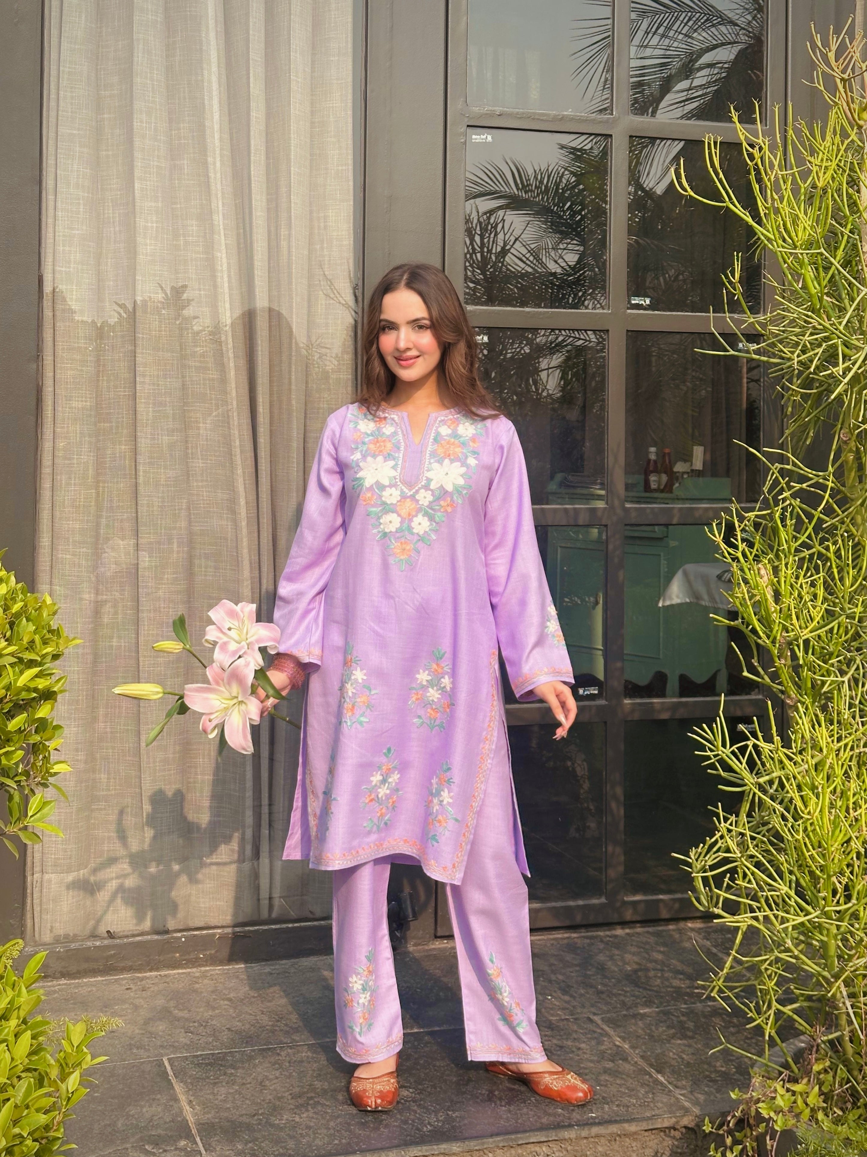 Bhavya jain In Cotton Kurta Set in Kashmiri Aari -Lavender