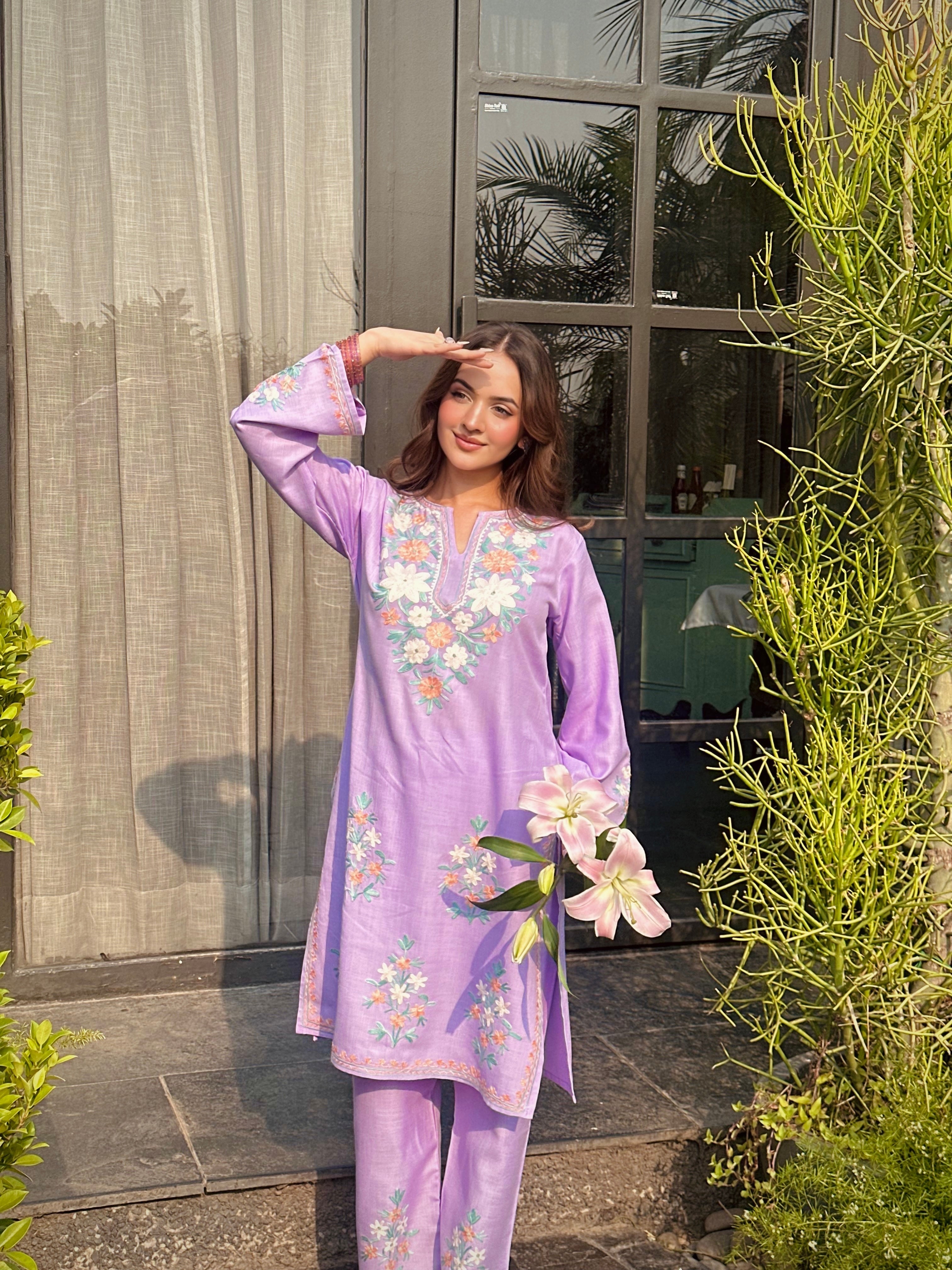 Bhavya jain In Cotton Kurta Set in Kashmiri Aari -Lavender