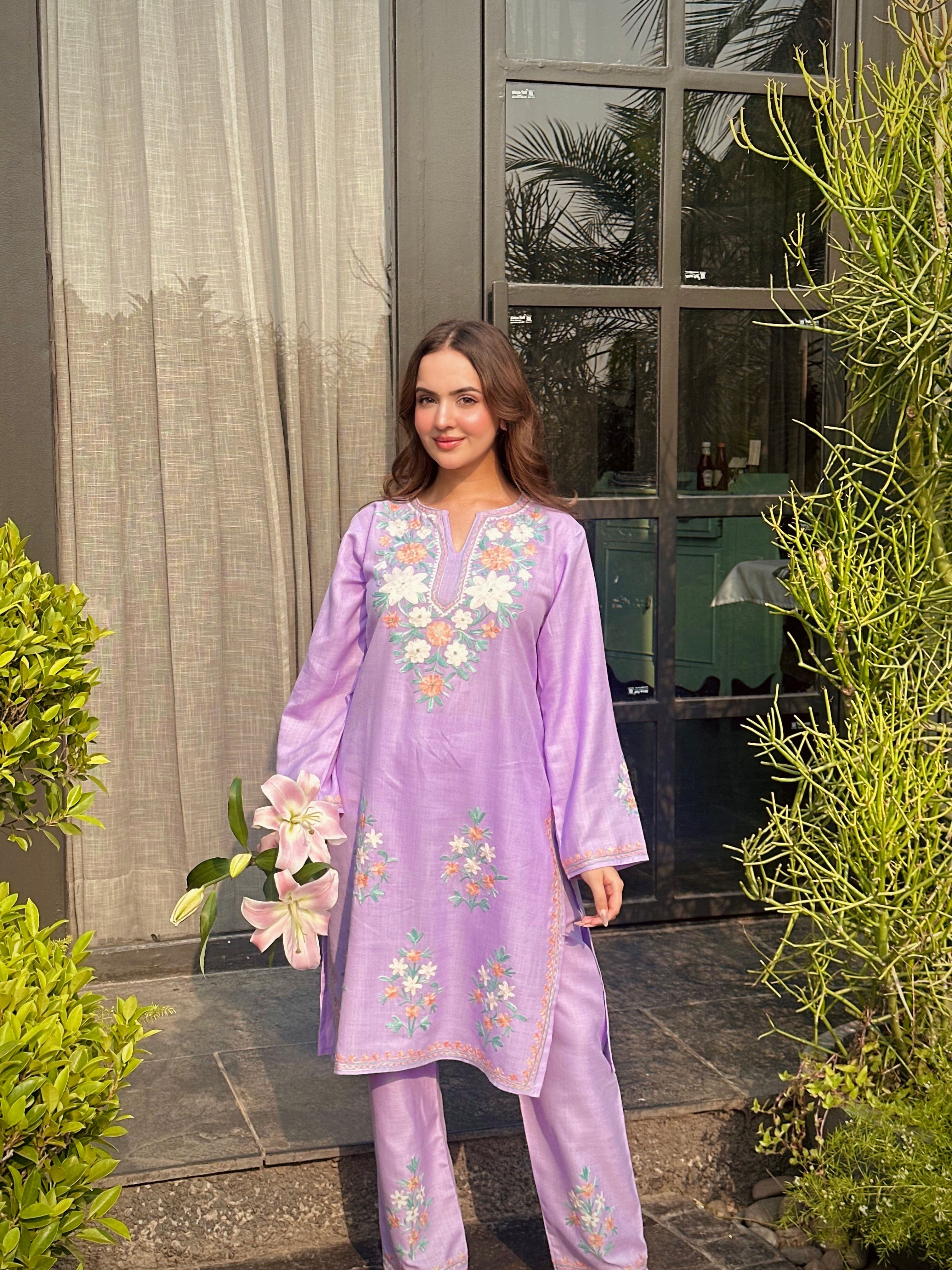 Bhavya jain In Cotton Kurta Set in Kashmiri Aari -Lavender