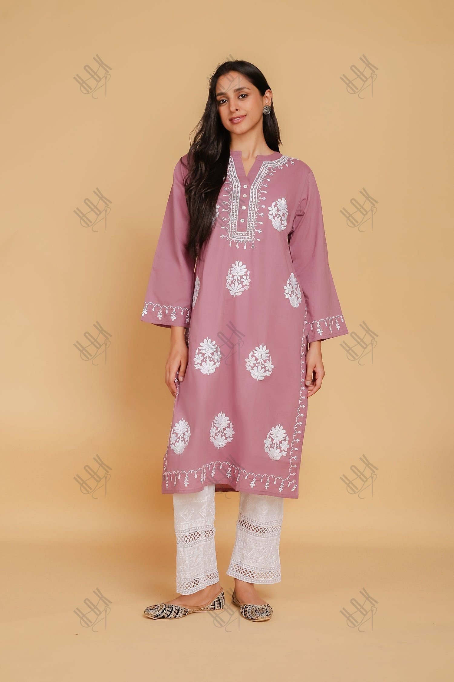 Saba Chikankari Long Kurta In Cotton - Peach