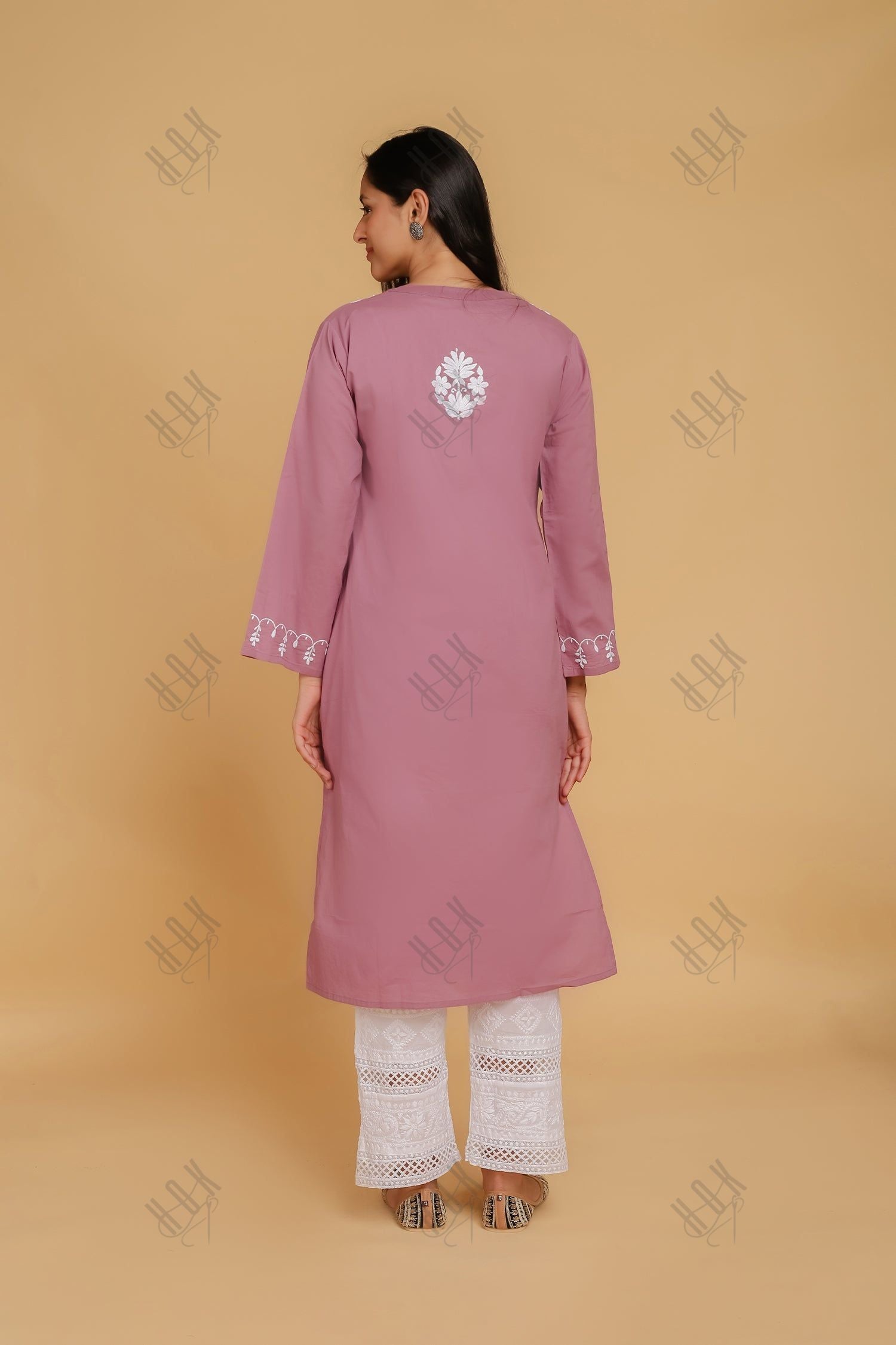 Saba Chikankari Long Kurta In Cotton - Peach