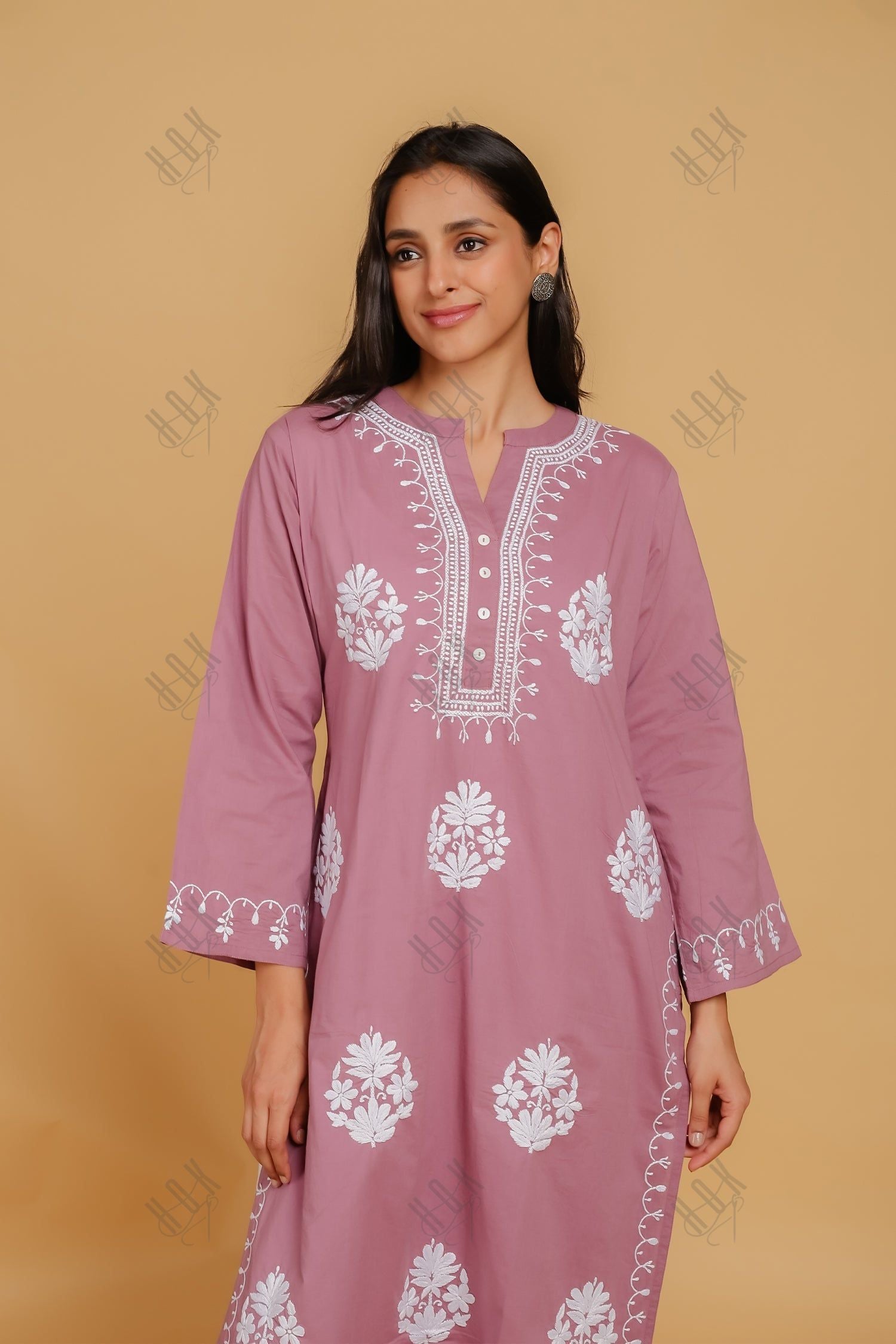 Saba Chikankari Long Kurta In Cotton - Peach