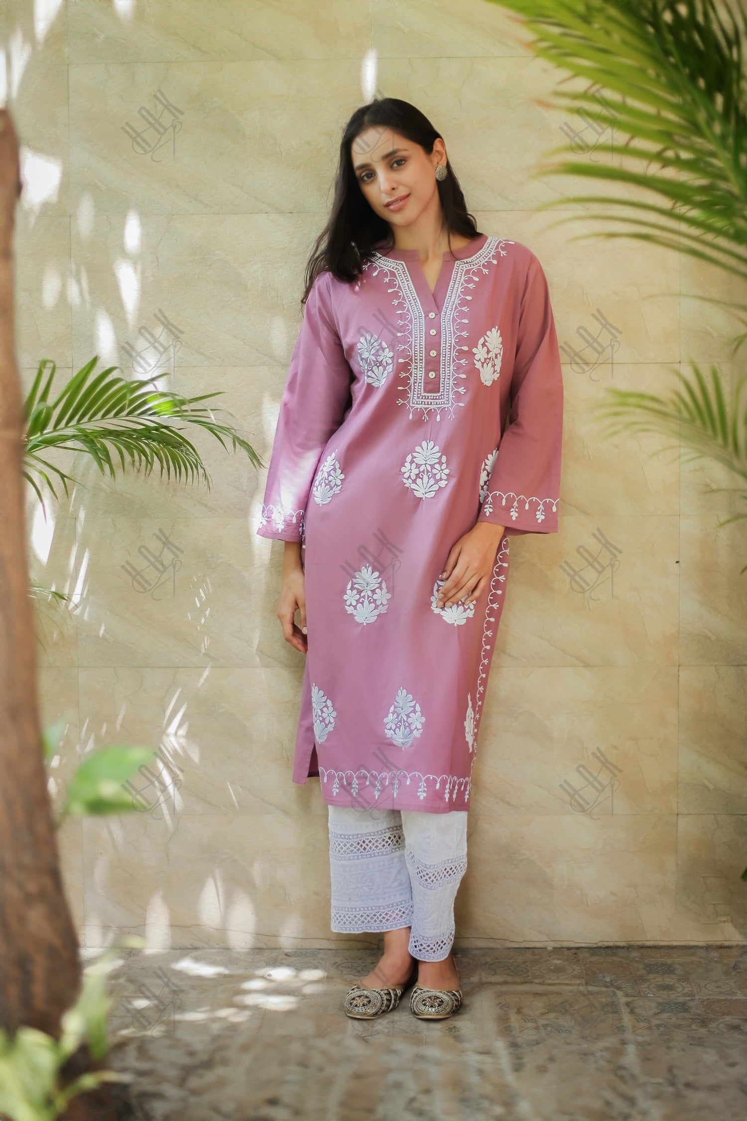 Saba Chikankari Kurta In Cotton - Peach