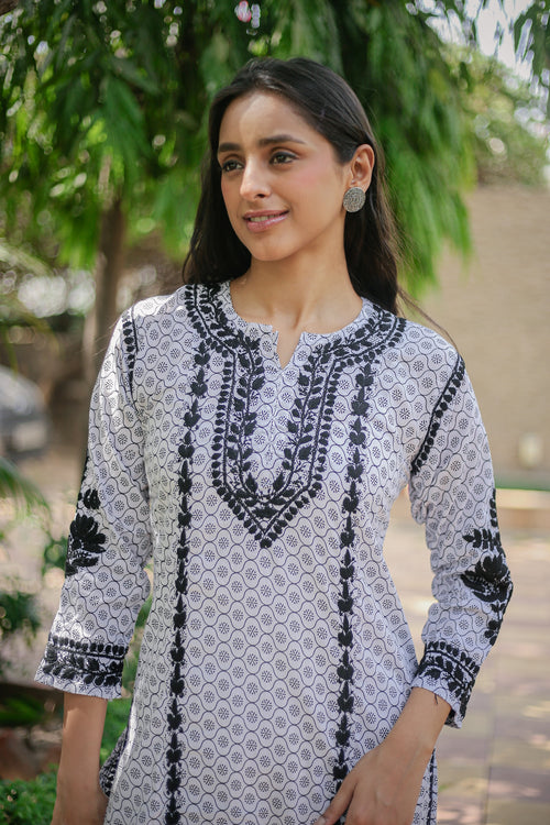 Saba Chikankari Kurta in Mul cotton in White With Black