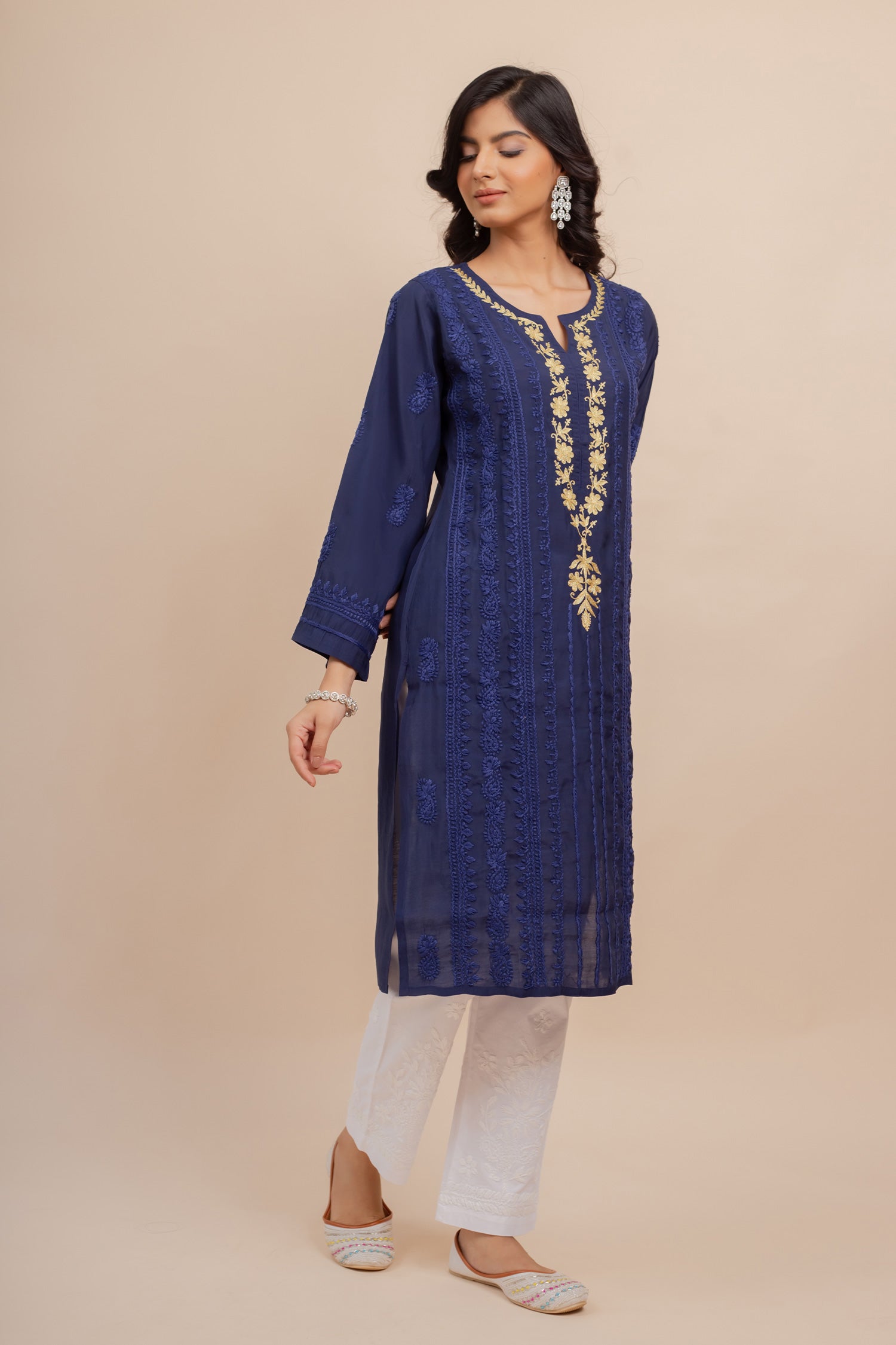 Saba Muslin Kurta In Blue With White Zari Embroidery