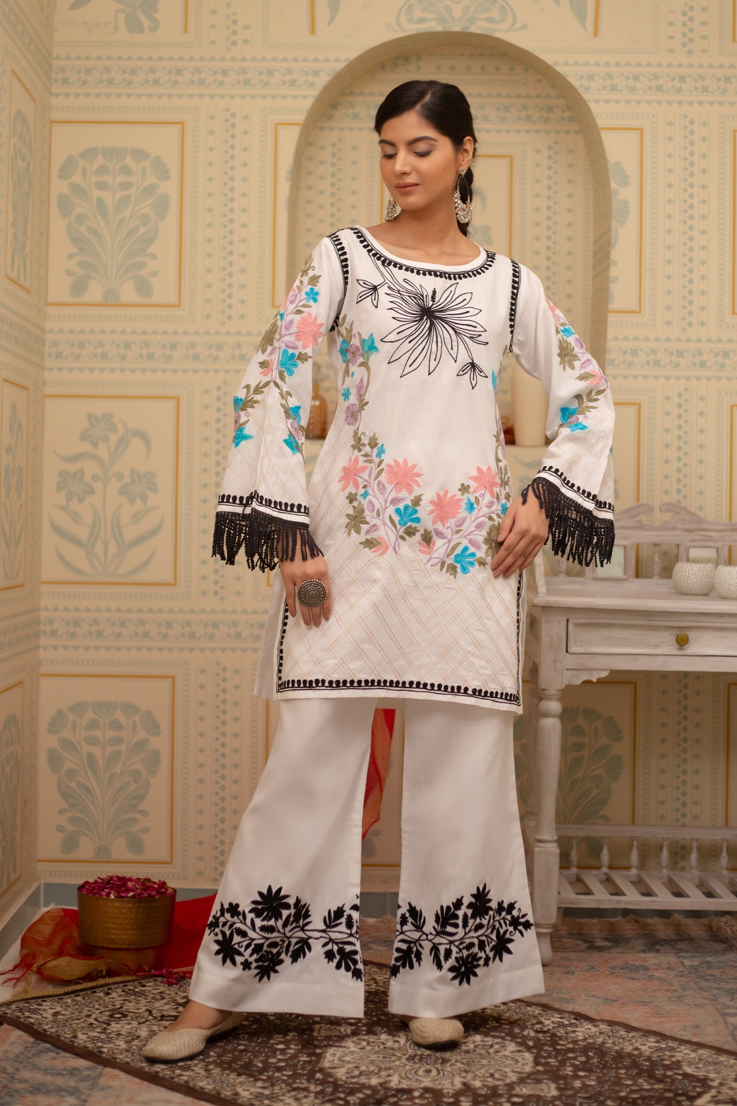 Falak Kashmiri Kurta Set - White