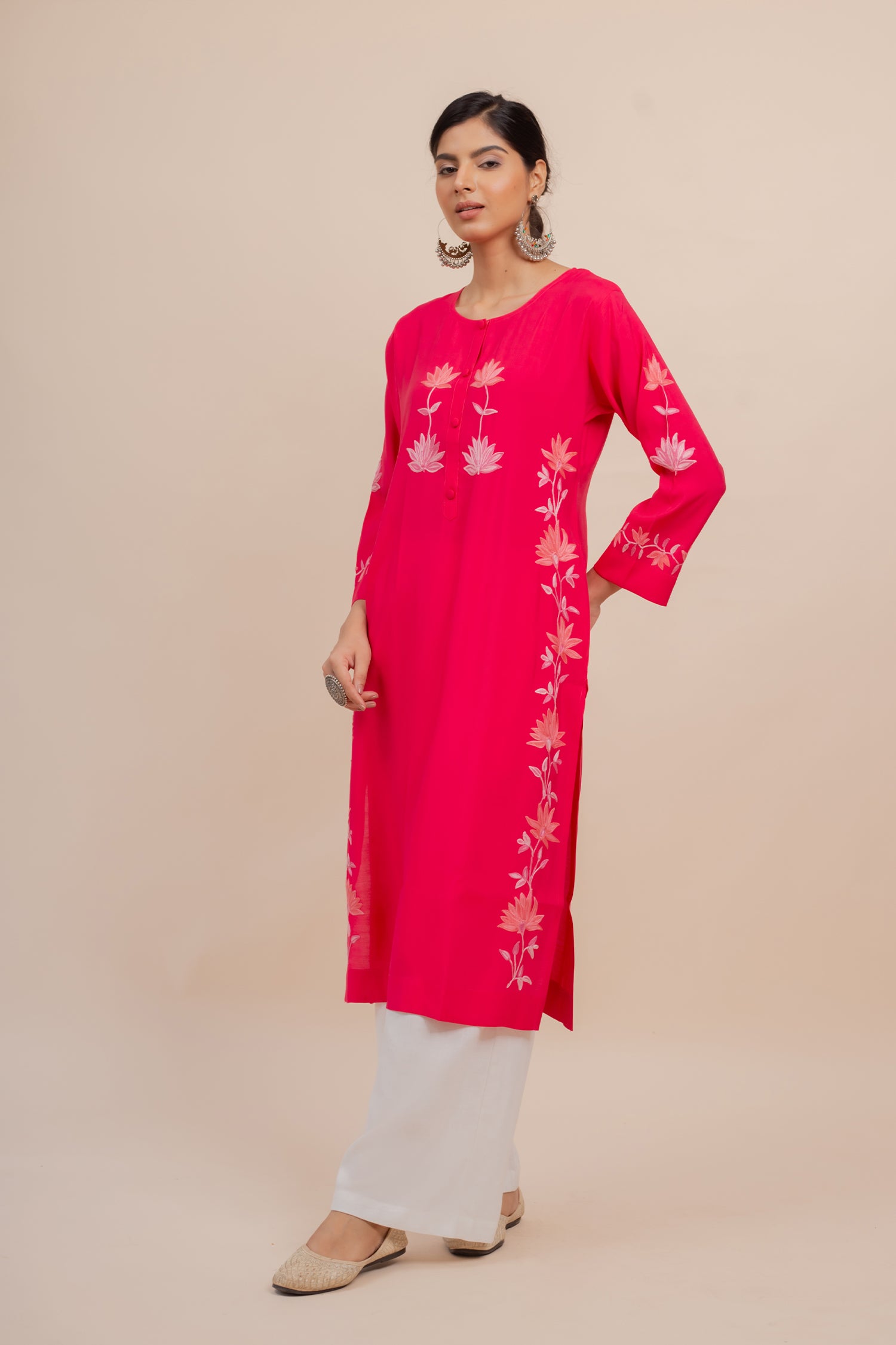 Falak Kashmiri Long Kurta In Pink Muslin With Aari