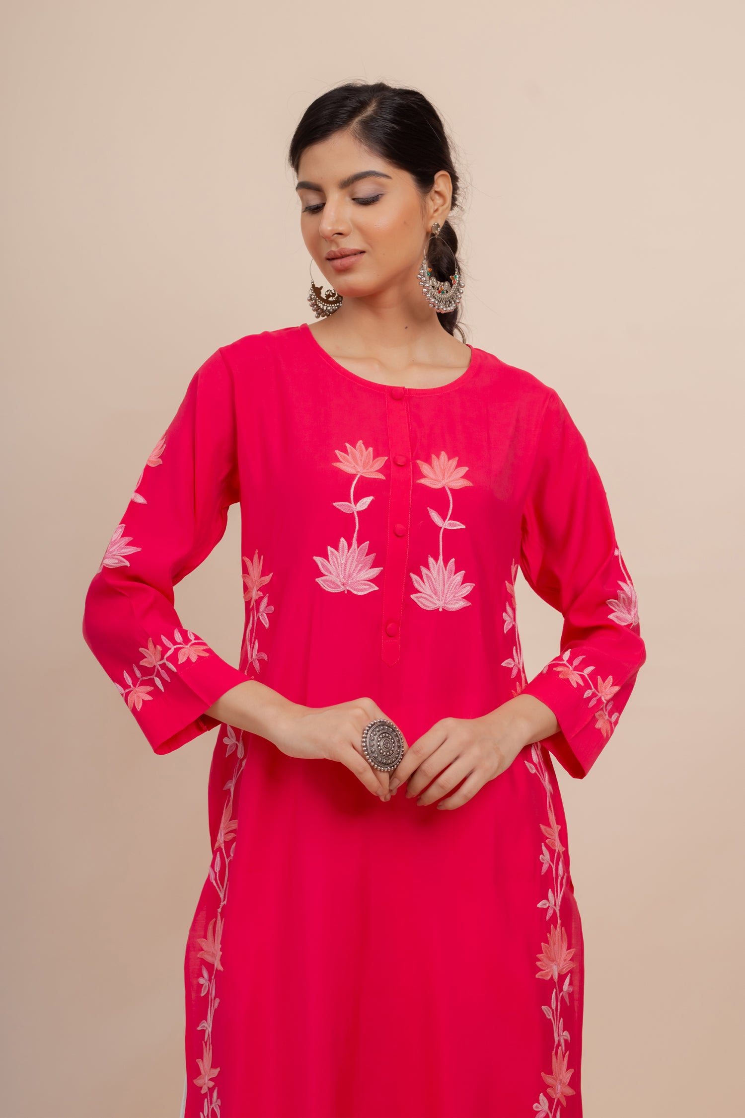 Falak Kashmiri Long Kurta In Pink Muslin With Aari