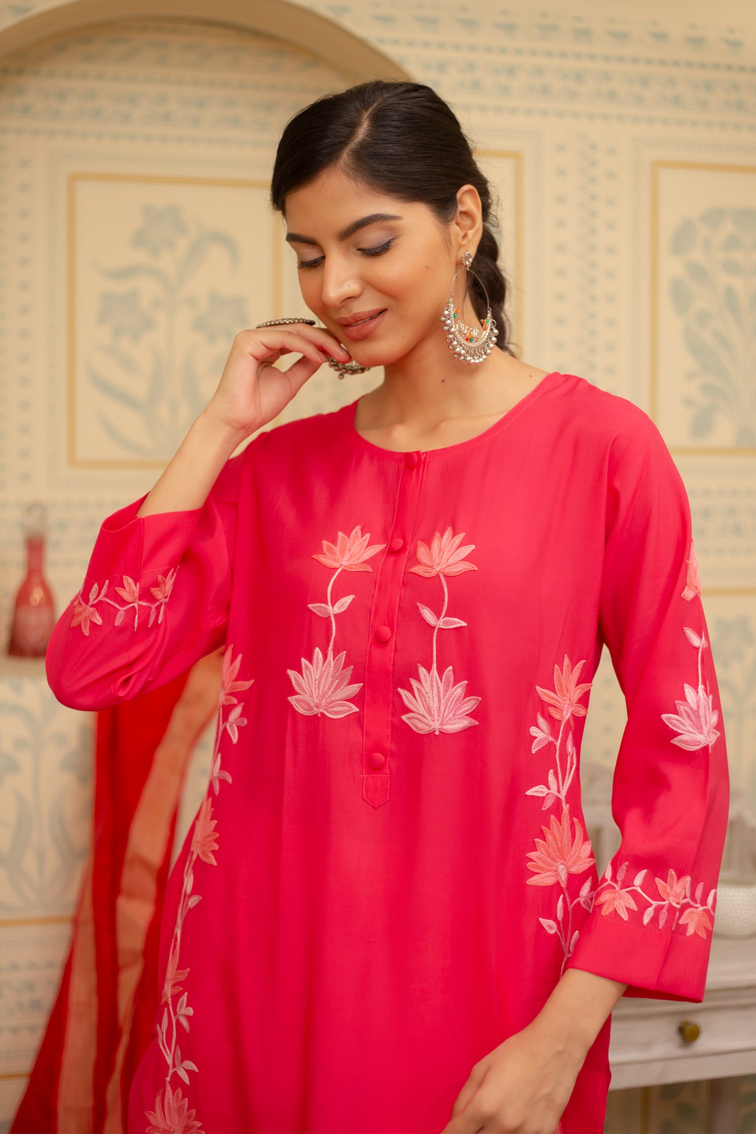 Falak Kashmiri Long Kurta In Pink Muslin With Aari