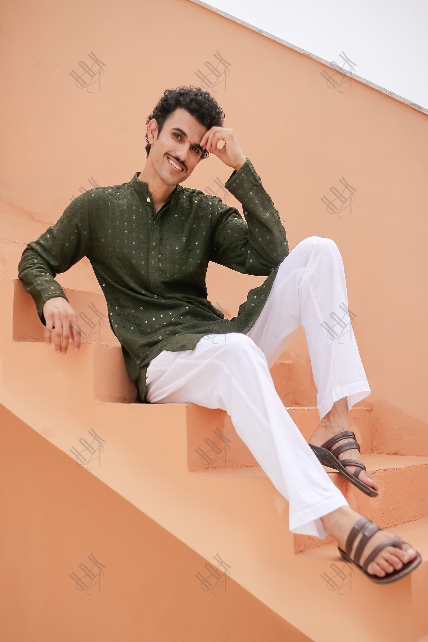 Men's Kurta In  Chikankari Rayon   - Green