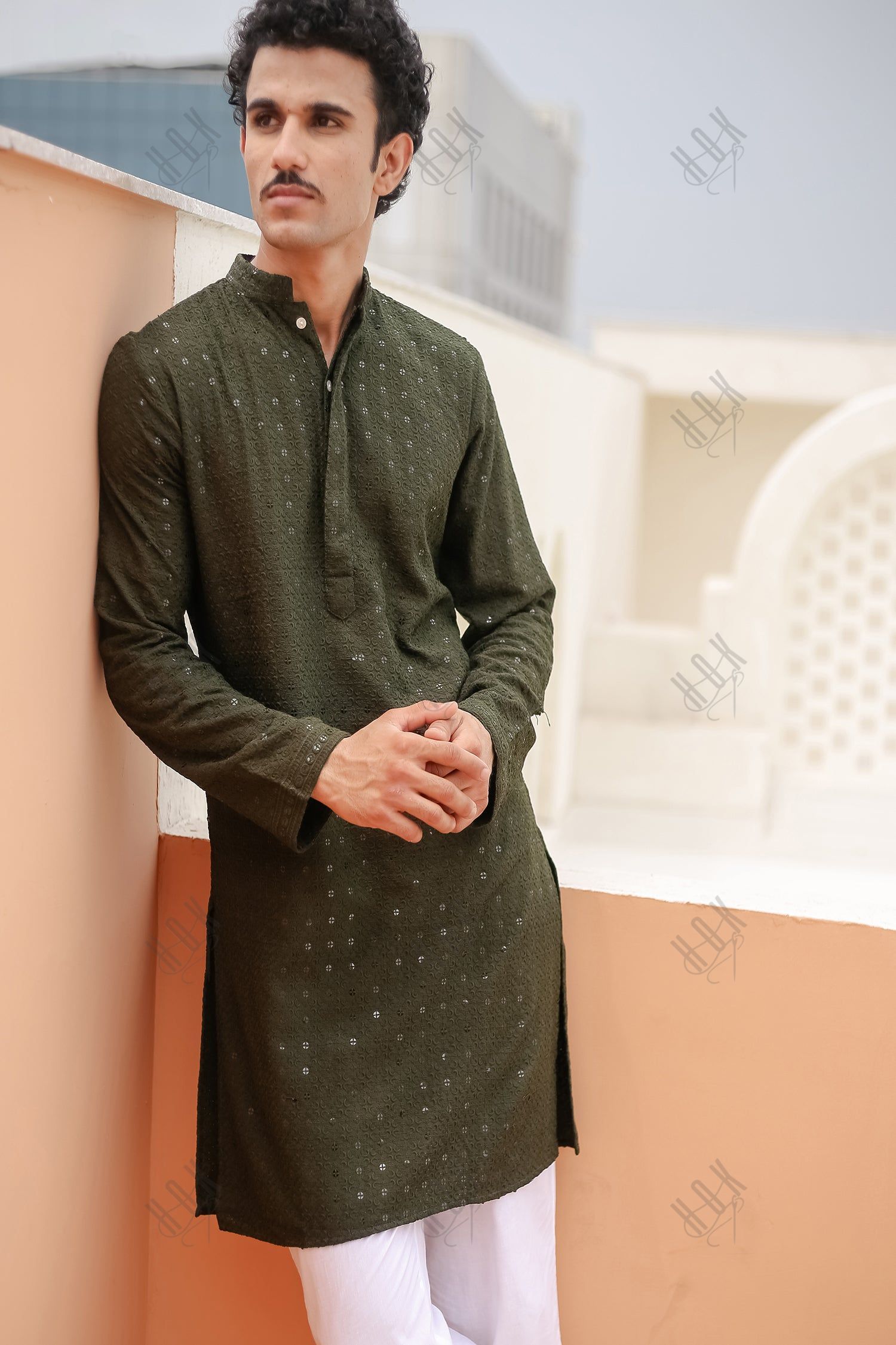 Men's Kurta In  Chikankari Rayon   - Green