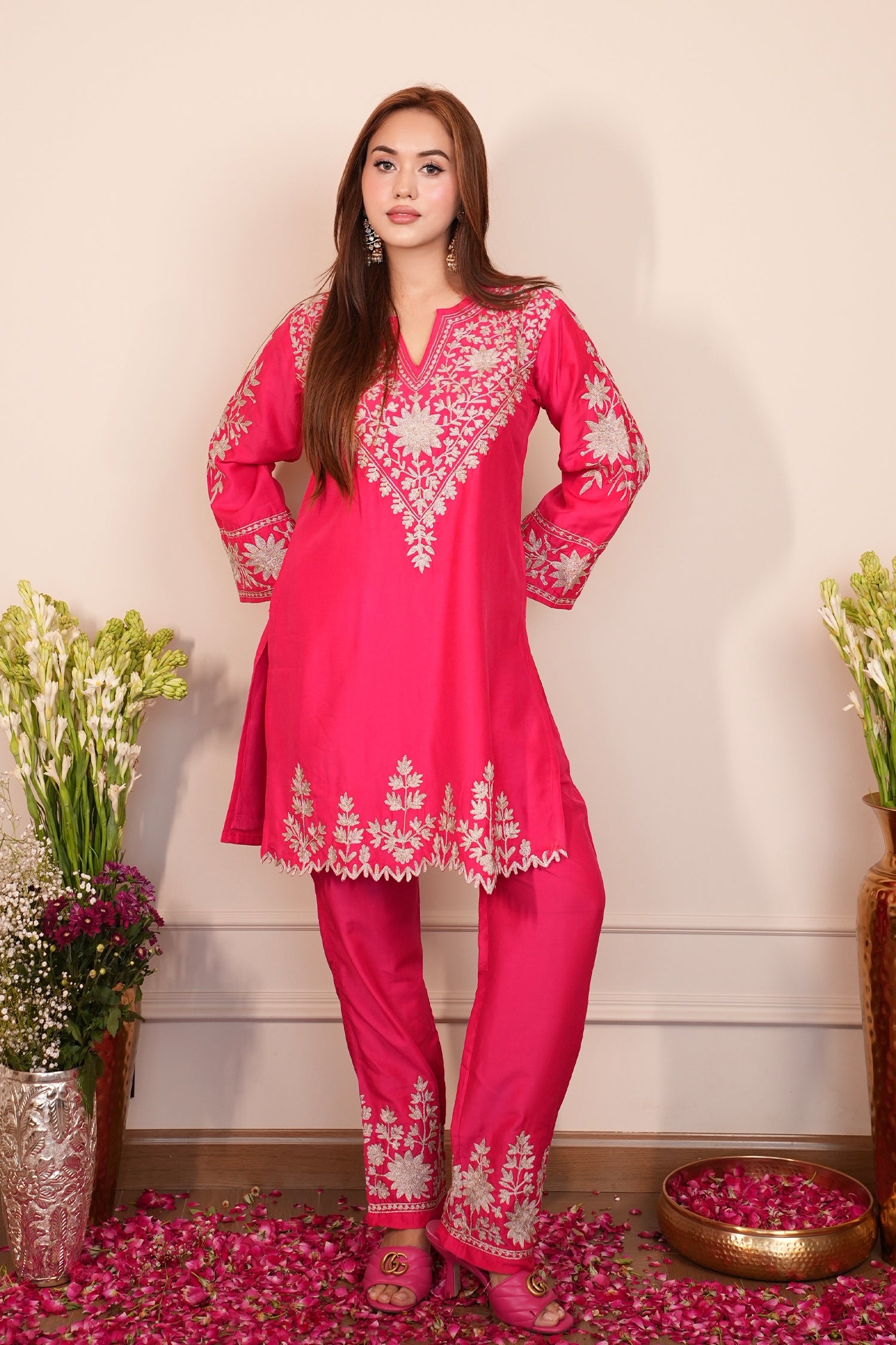 Kashmiri  Aari Embroidered Kurta Set in Muslin Silk - Rani Pink