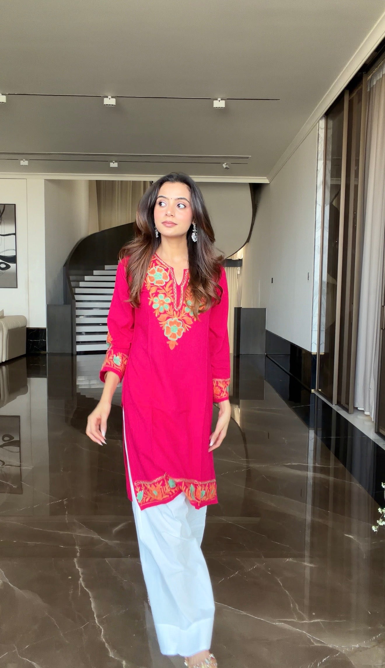 Sonali singh in Kashmiri Aari Embroidered Long Kurta in Rayon - Pink