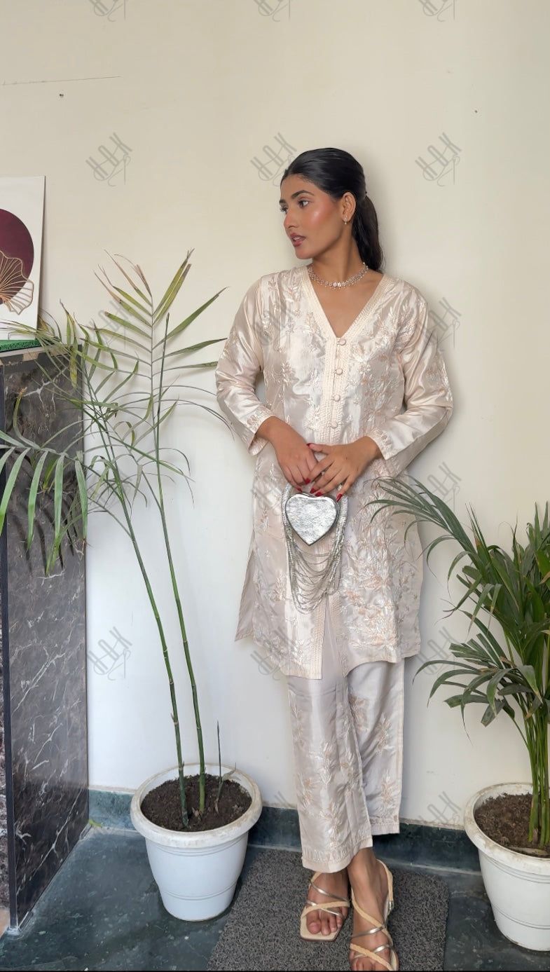 Fiza Malik in Saba Chikankari Kurta Set in Habutai Silk - Cream