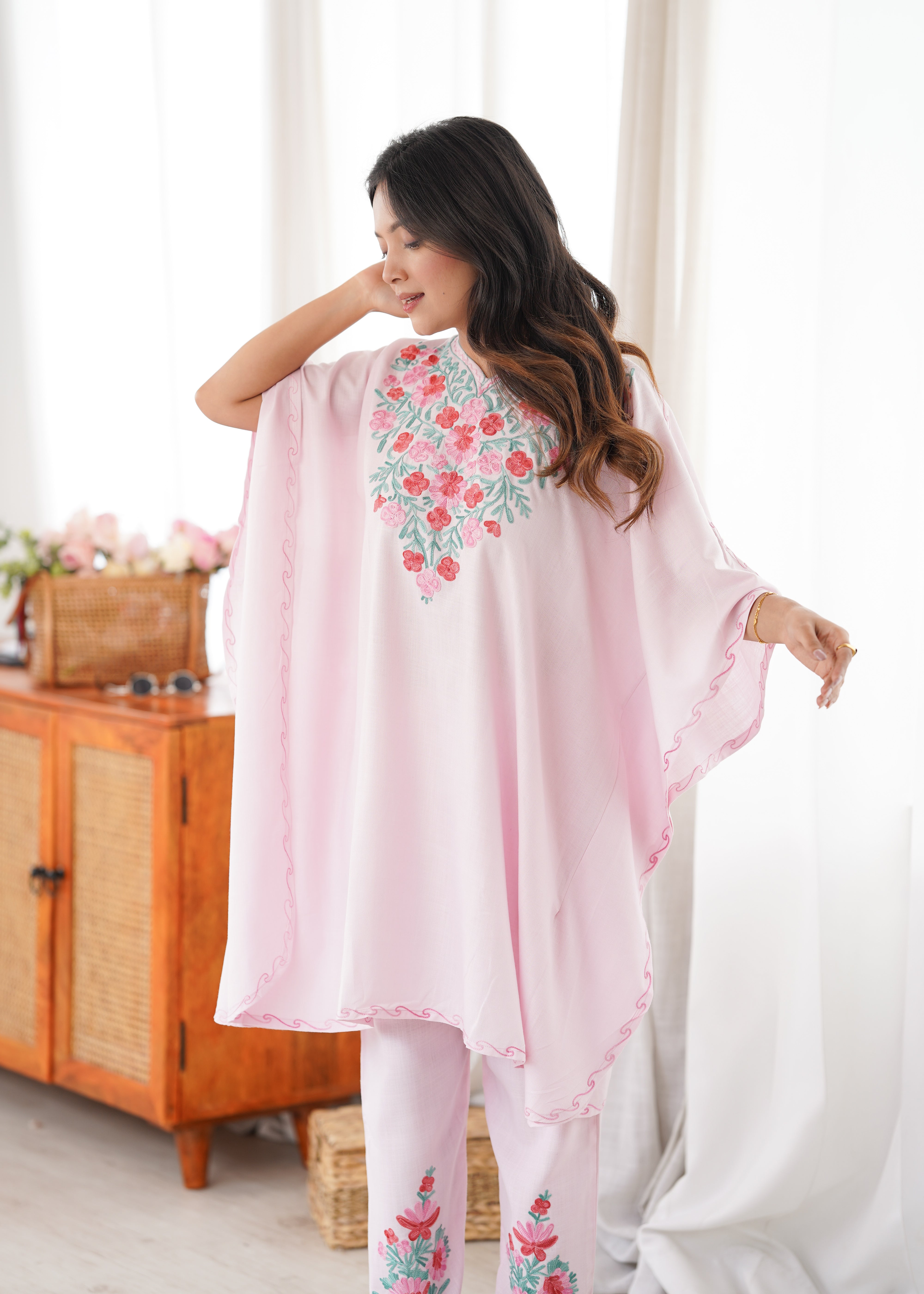 Arti chauhan In Cotton Kaftan Set in Kashmiri Aari - Pink