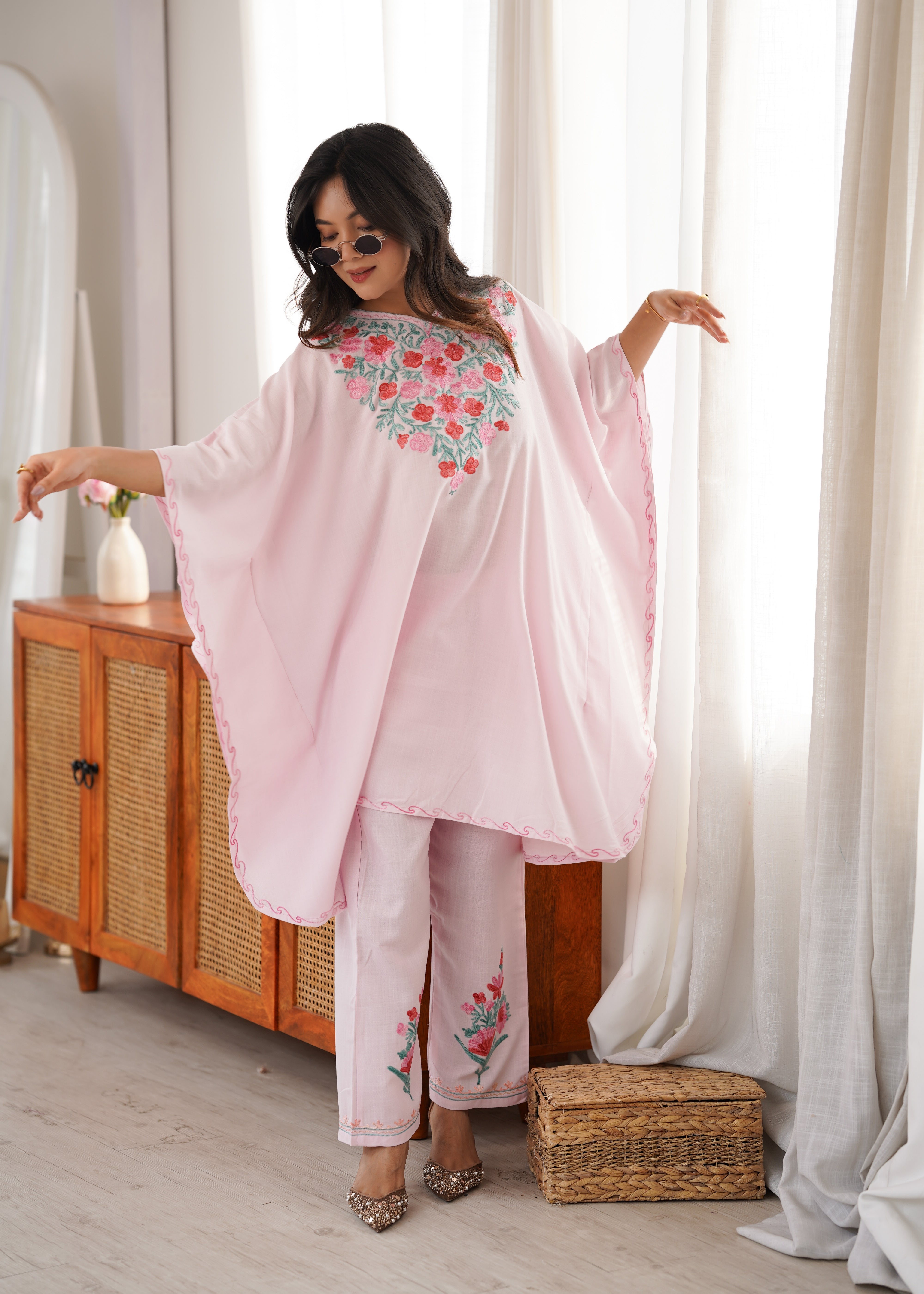 Arti chauhan In Cotton Kaftan Set in Kashmiri Aari - Pink