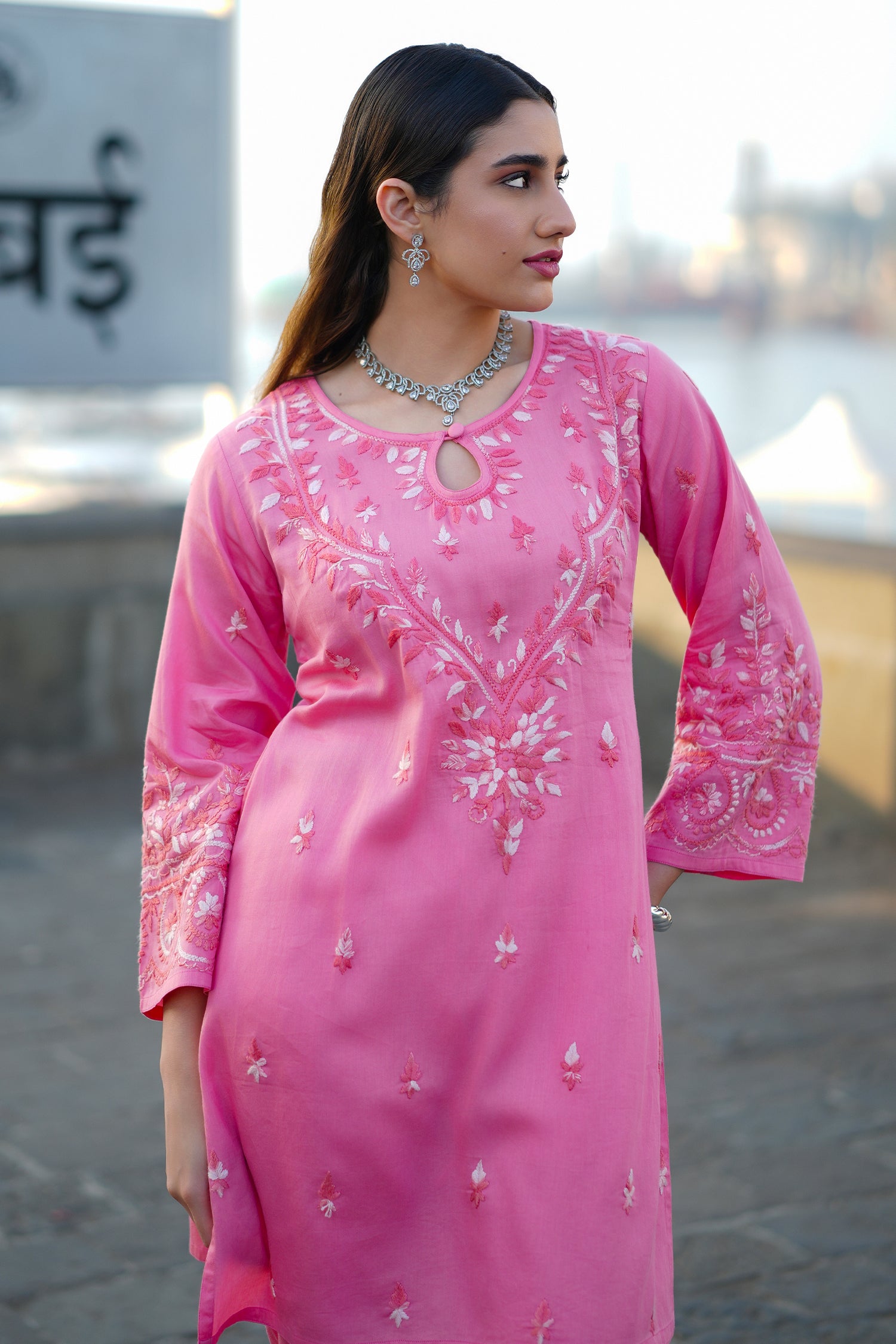Chikankari Embroidered Kurta Set With Straight Pants in Cotton – Blush Pink